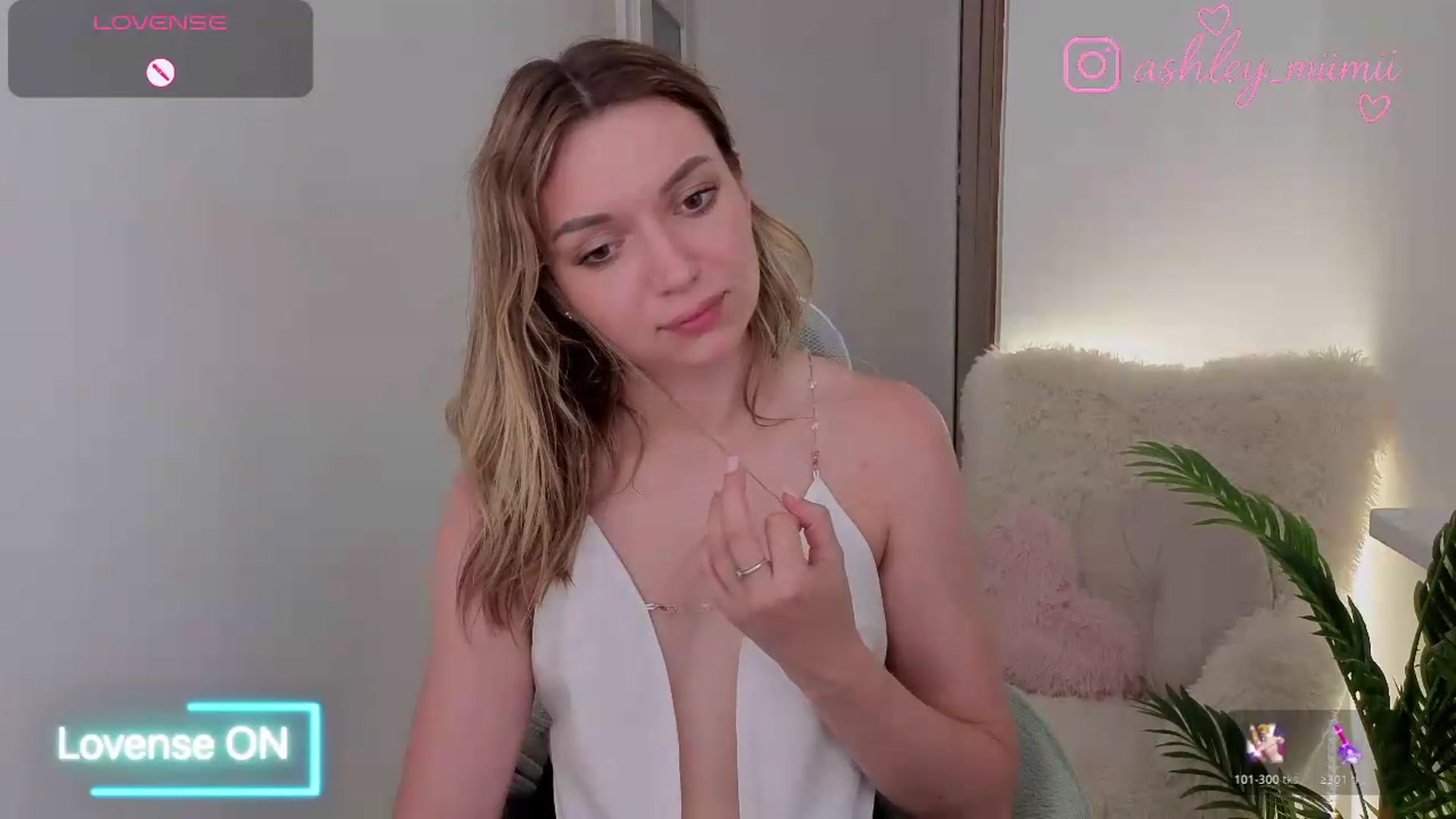 Gallery image thumbnail from AshleyMimi's myfreecams stream on, 07/01/2026, 19:19 image 7 of 20