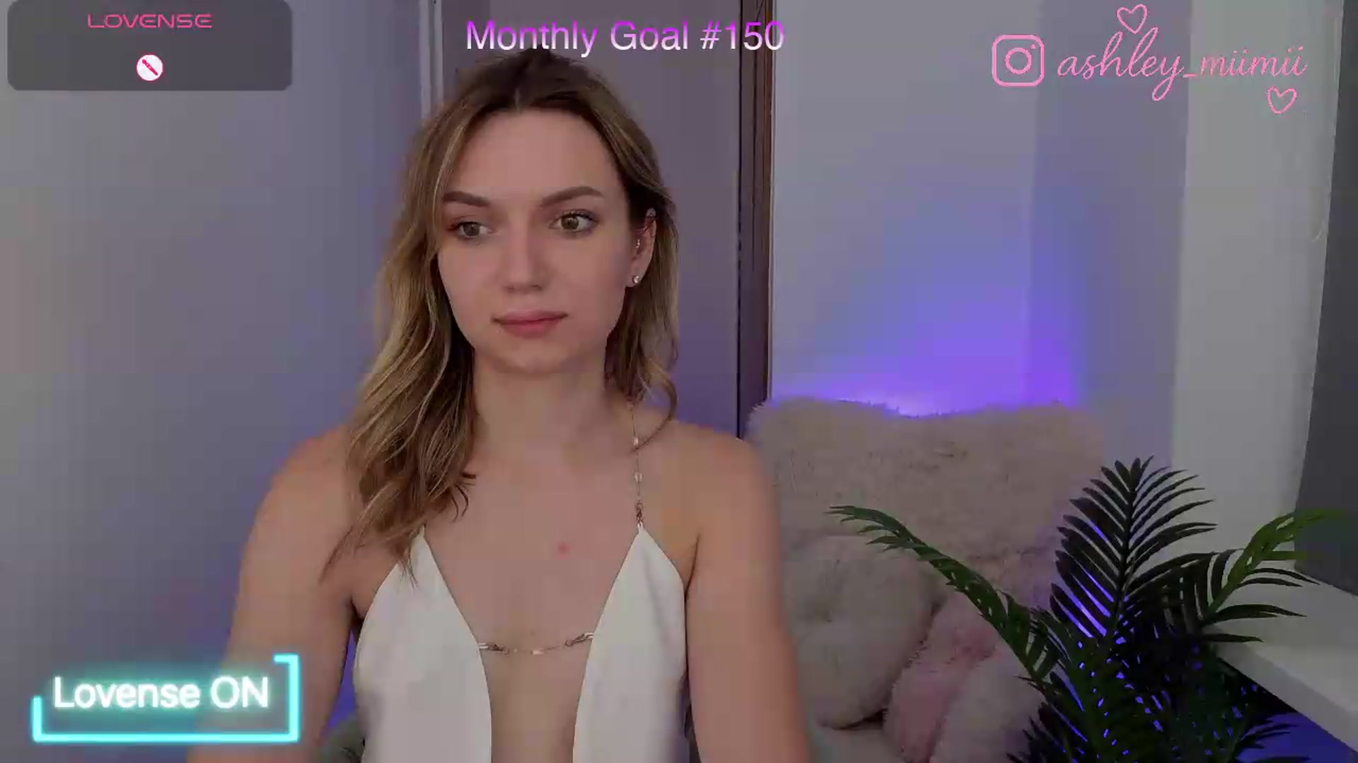 Gallery image thumbnail from AshleyMimi's myfreecams stream on, 07/17/2026, 19:19 image 15 of 20