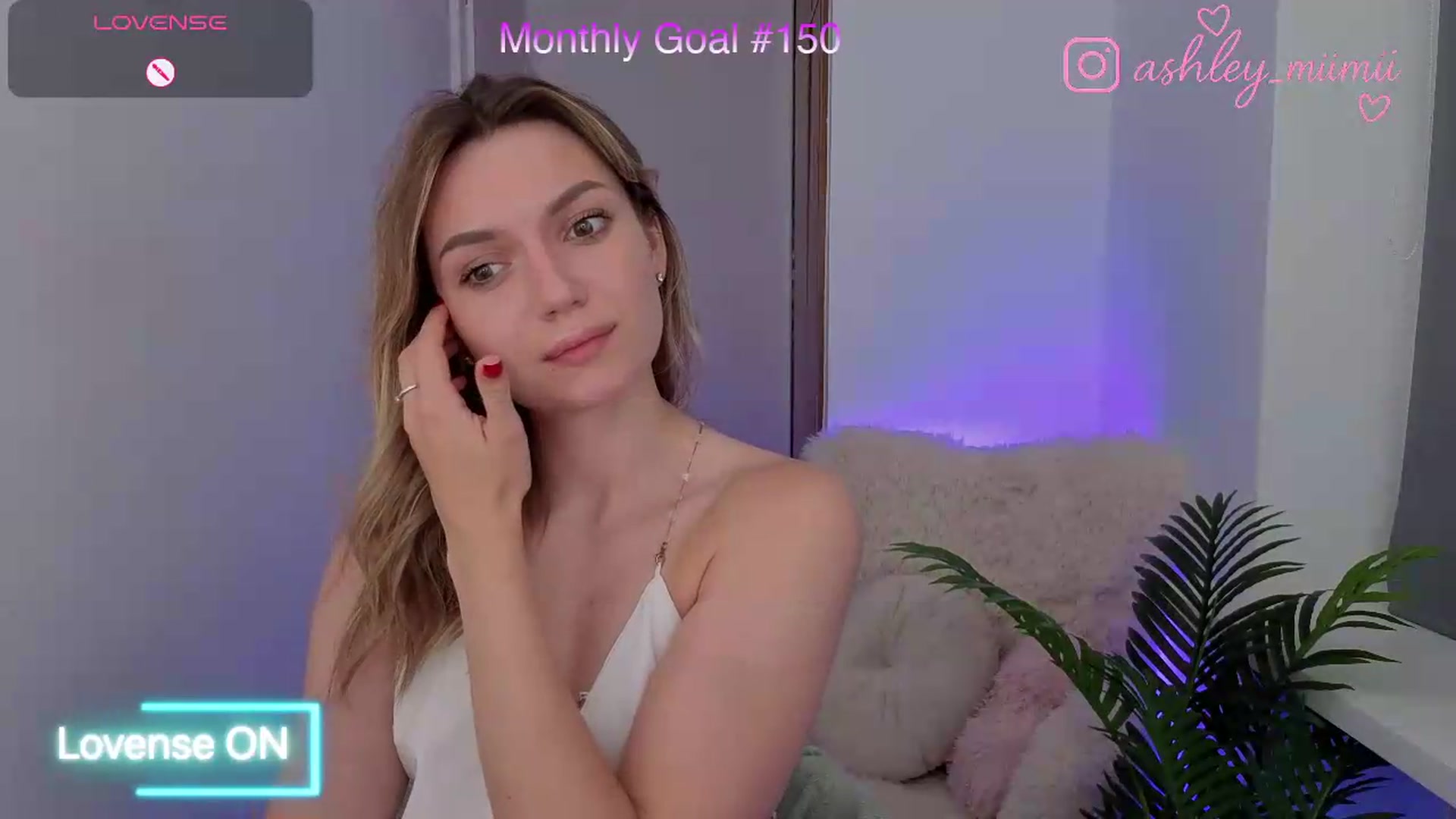 Gallery image thumbnail from AshleyMimi's myfreecams stream on, 07/17/2026, 19:19 image 17 of 20