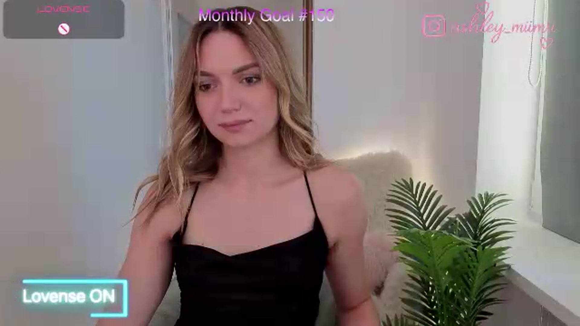 Gallery image thumbnail from AshleyMimi's myfreecams stream on, 08/09/2026, 12:56 image 9 of 20