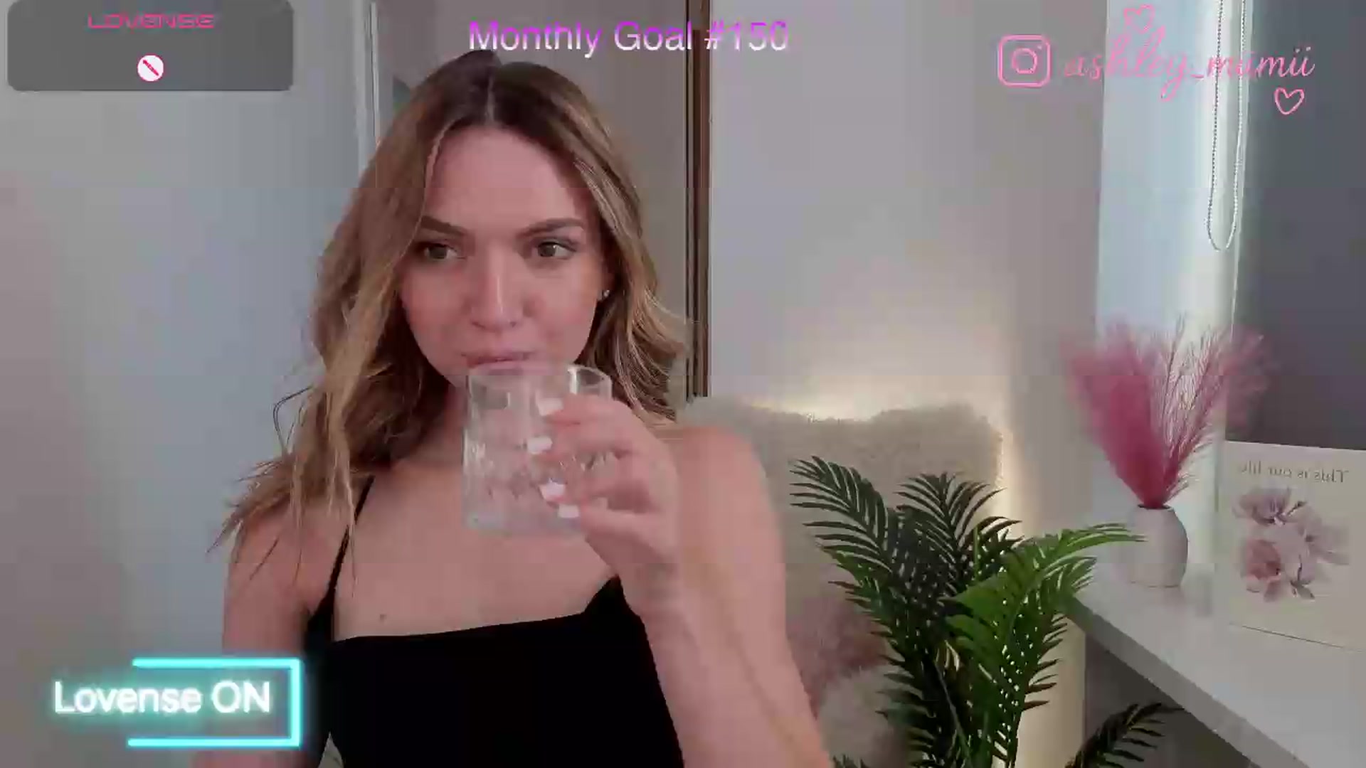 Gallery image thumbnail from AshleyMimi's myfreecams stream on, 08/09/2026, 14:58 image 1 of 20