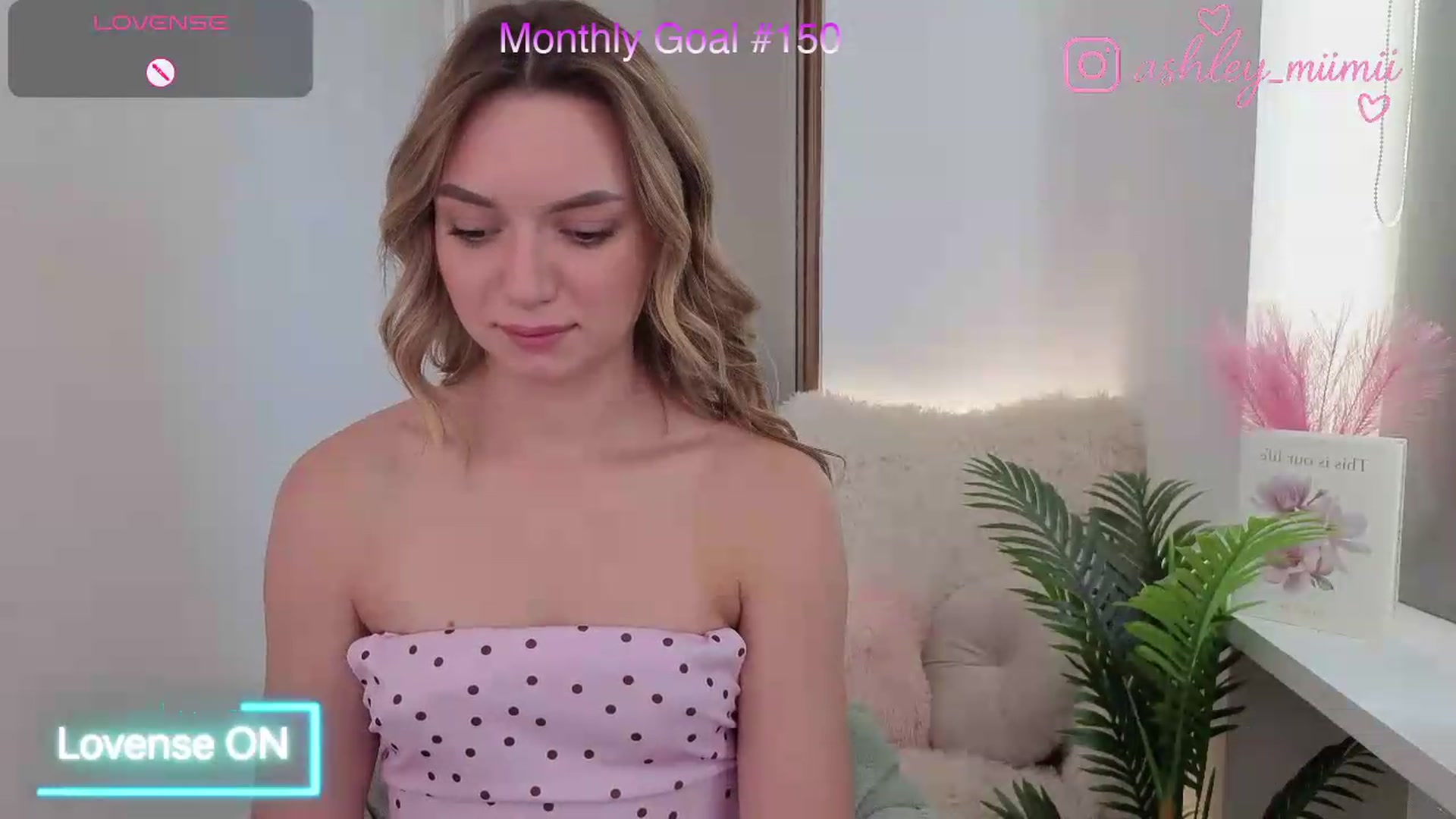 Gallery image thumbnail from AshleyMimi's myfreecams stream on, 08/12/2026, 13:27 image 4 of 20
