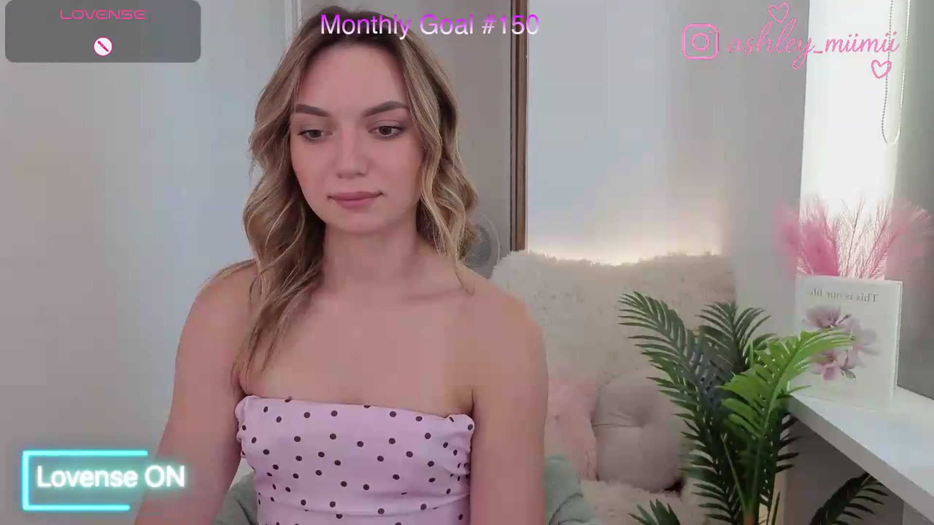 Gallery image thumbnail from AshleyMimi's myfreecams stream on, 08/12/2026, 13:27 image 3 of 20