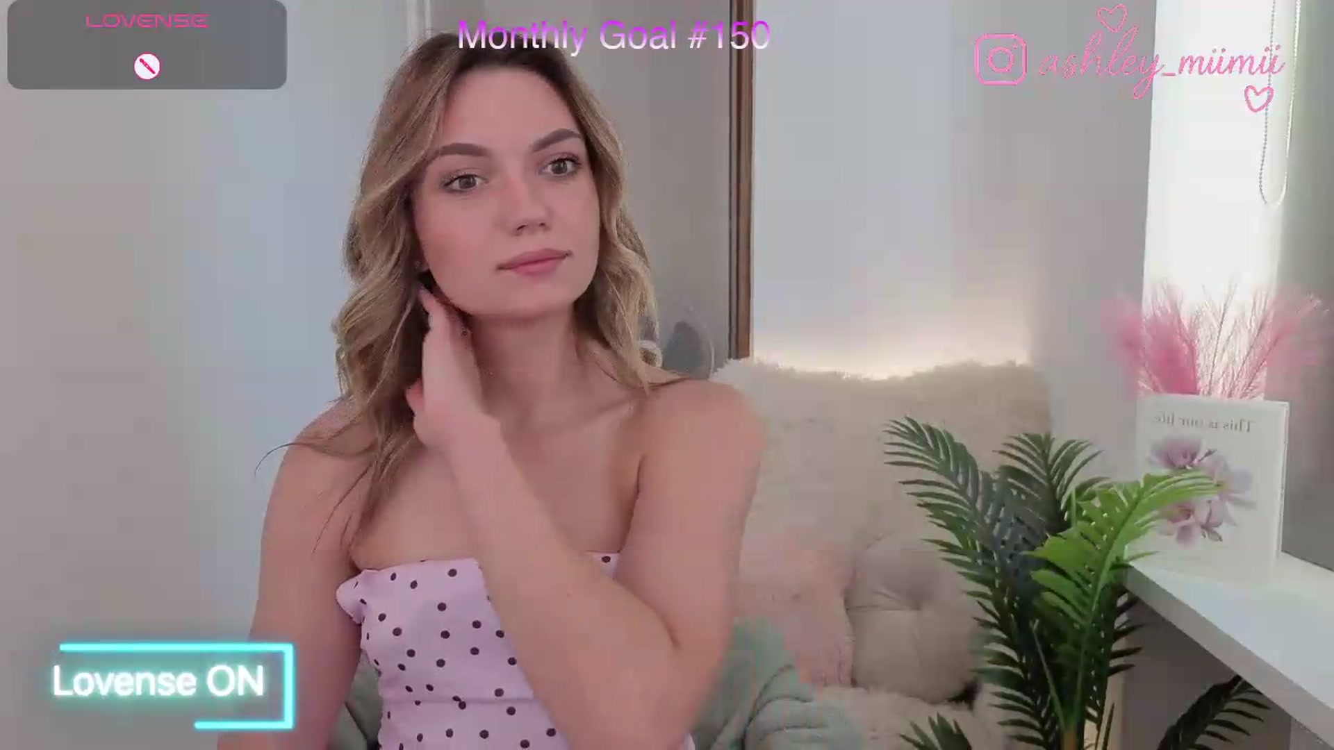 Gallery image thumbnail from AshleyMimi's myfreecams stream on, 08/12/2026, 13:27 image 2 of 20