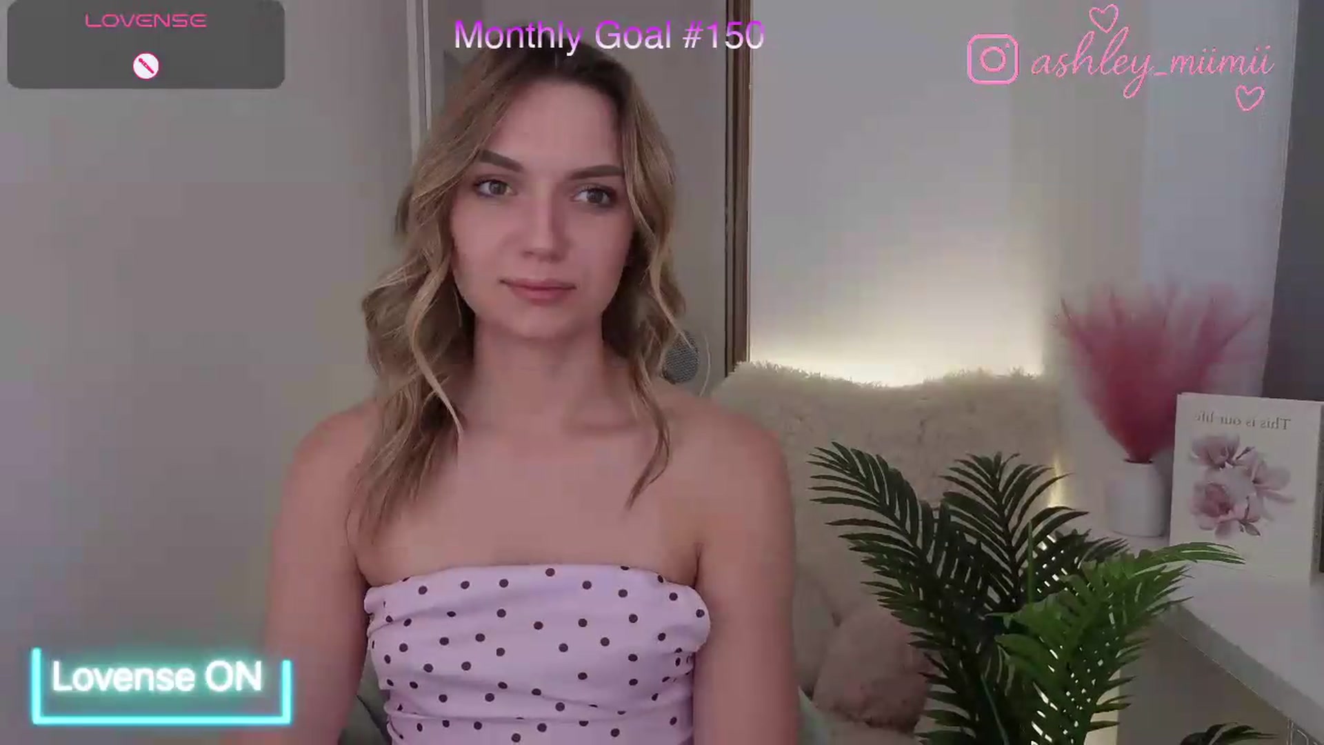 Gallery image thumbnail from AshleyMimi's myfreecams stream on, 08/12/2026, 18:37 image 14 of 20