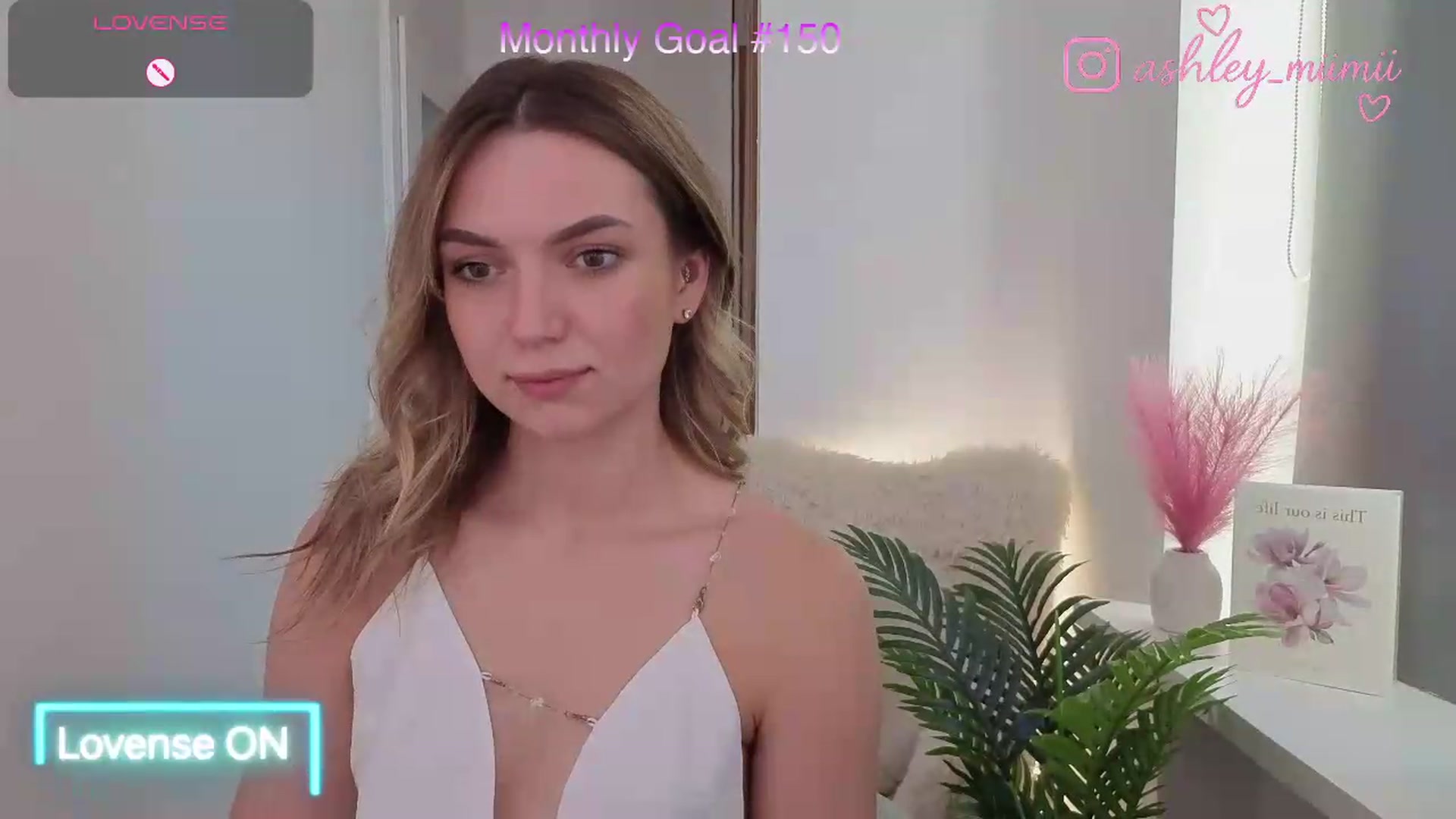 Gallery image thumbnail from AshleyMimi's myfreecams stream on, 08/15/2026, 12:35 image 10 of 20