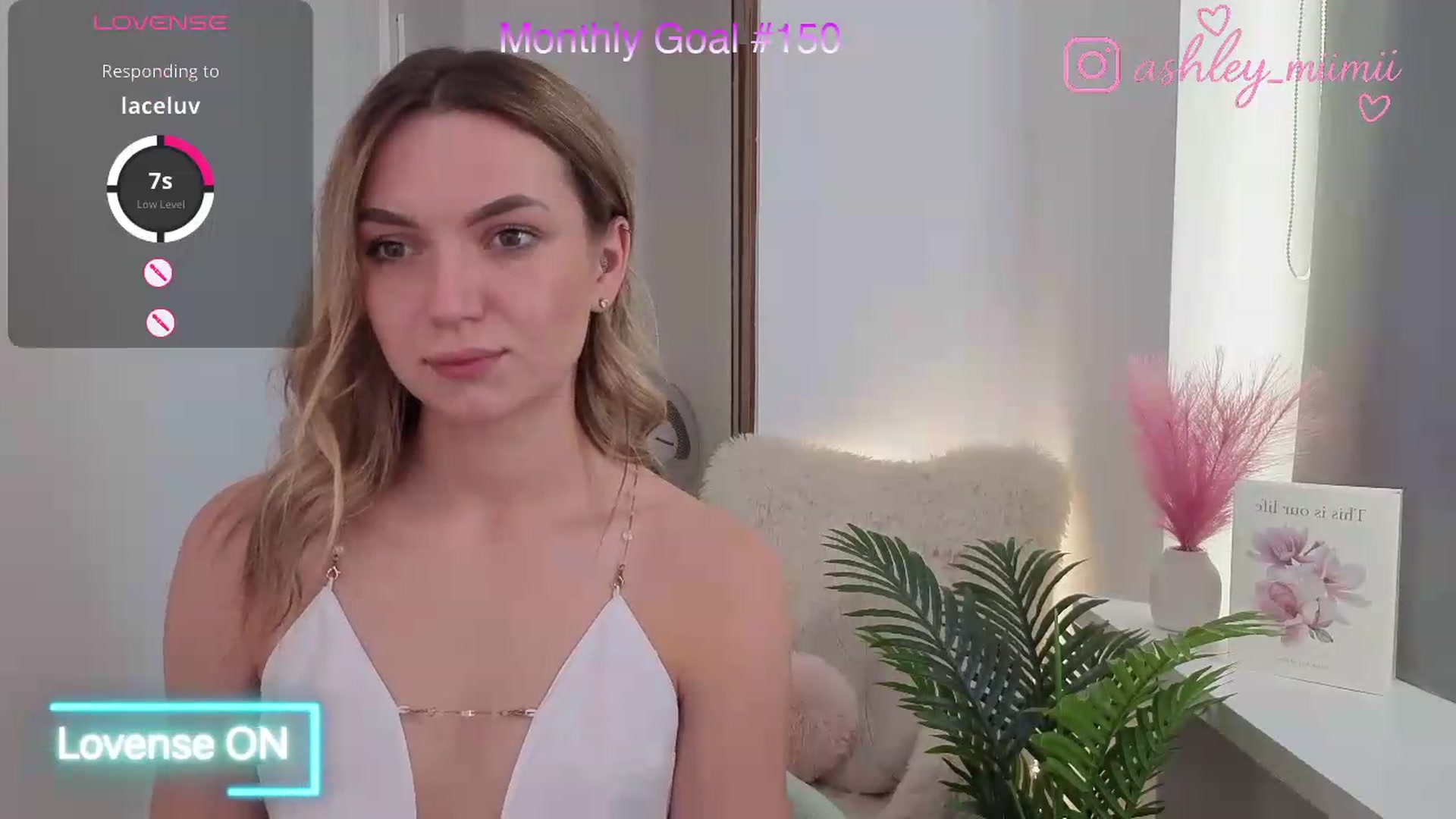 Gallery image thumbnail from AshleyMimi's myfreecams stream on, 08/15/2026, 13:01 image 15 of 20