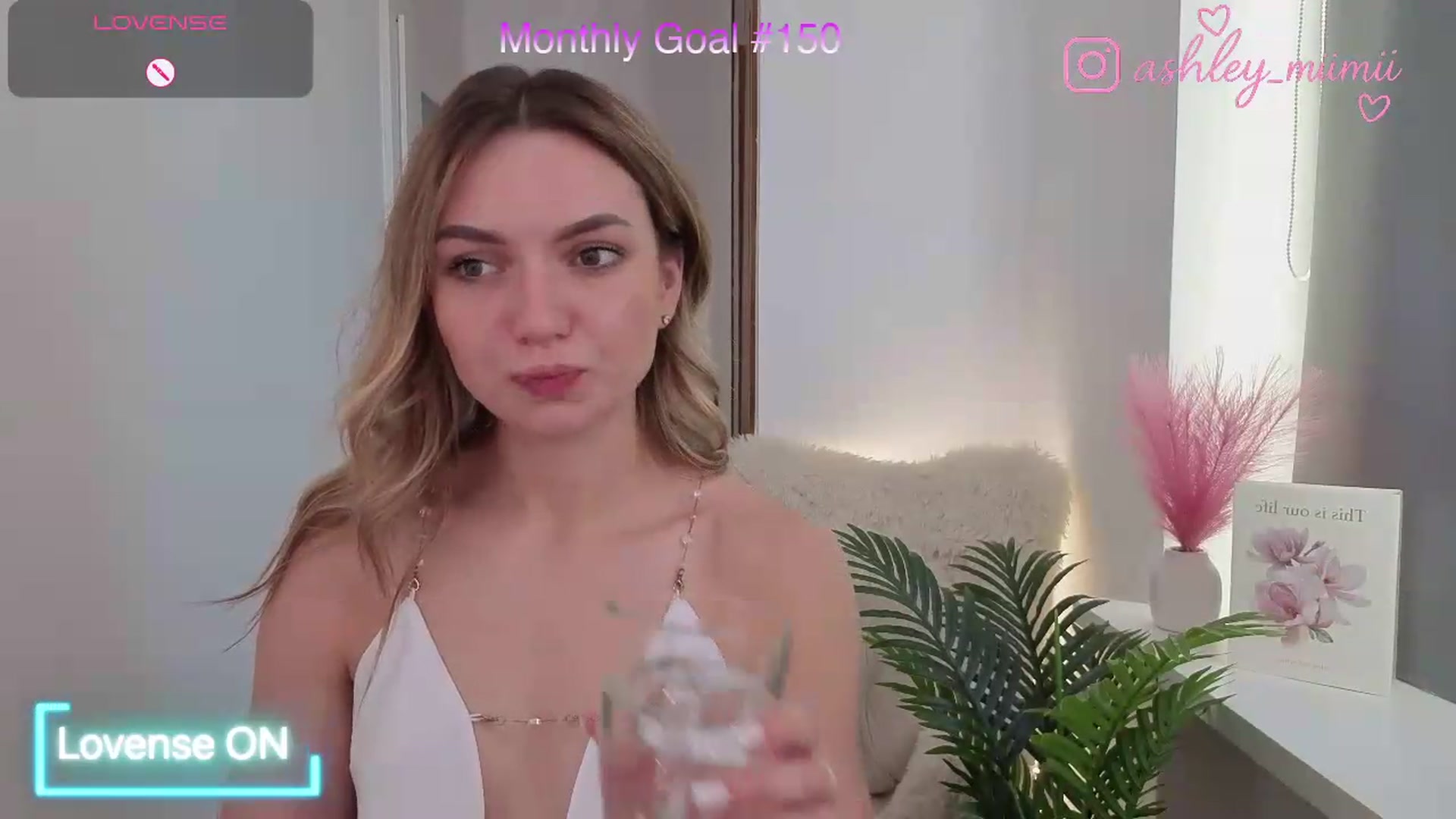 Gallery image thumbnail from AshleyMimi's myfreecams stream on, 08/15/2026, 13:01 image 3 of 20