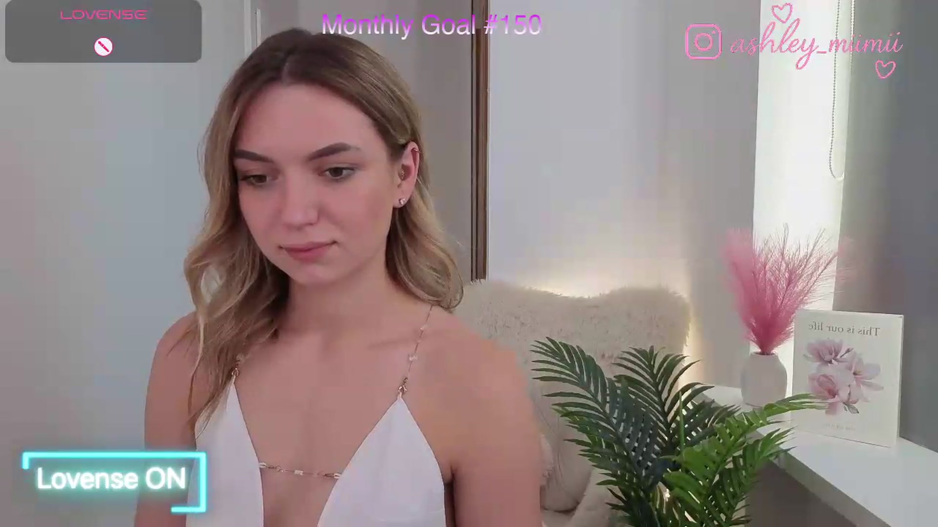 Gallery image thumbnail from AshleyMimi's myfreecams stream on, 08/15/2026, 13:01 image 7 of 20