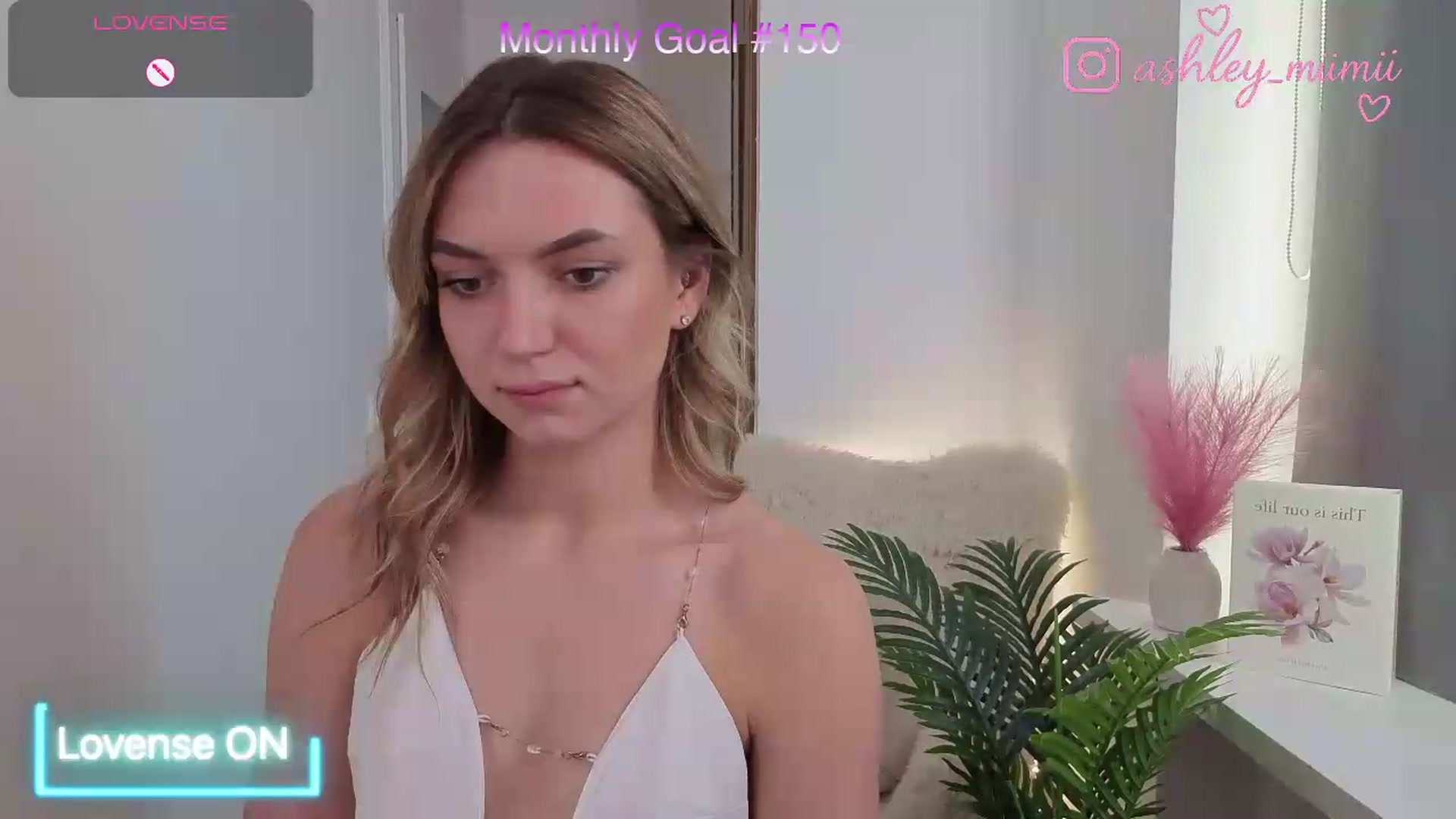 Gallery image thumbnail from AshleyMimi's myfreecams stream on, 08/15/2026, 13:29 image 13 of 20
