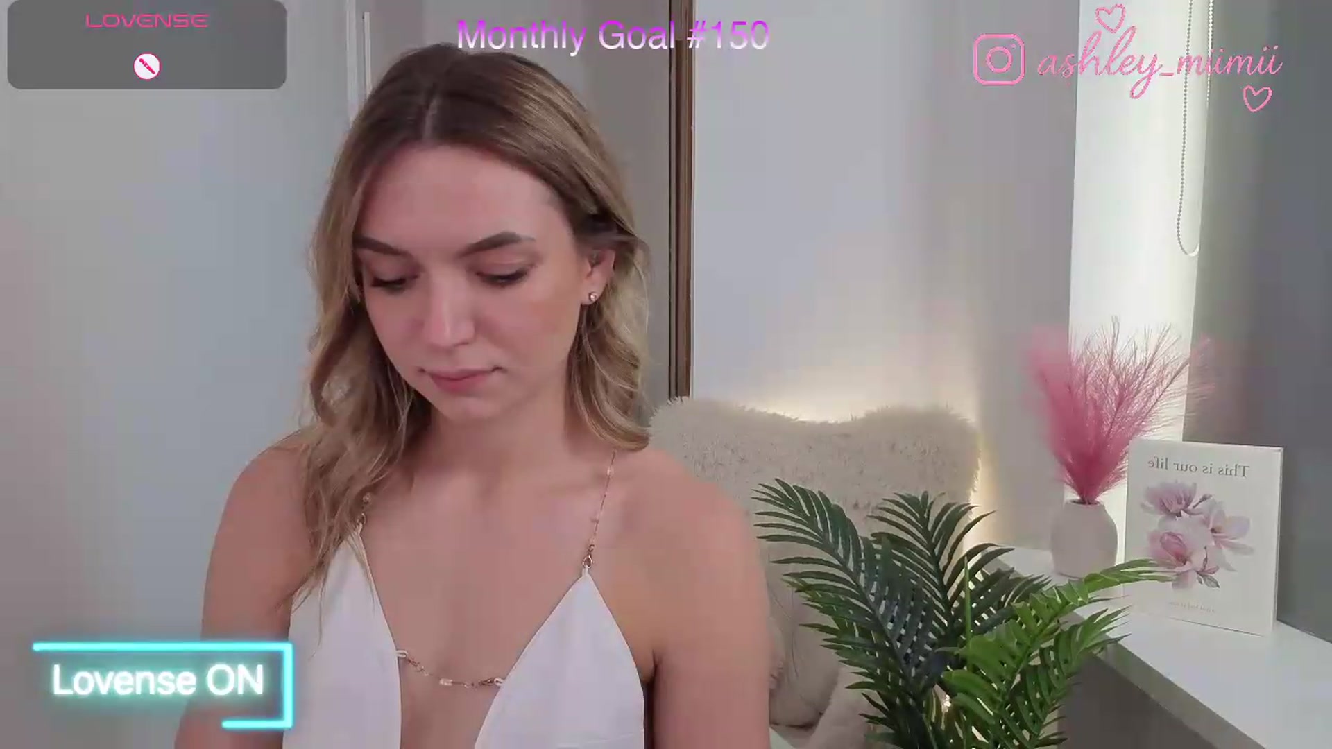 Gallery image thumbnail from AshleyMimi's myfreecams stream on, 08/15/2026, 13:29 image 18 of 20