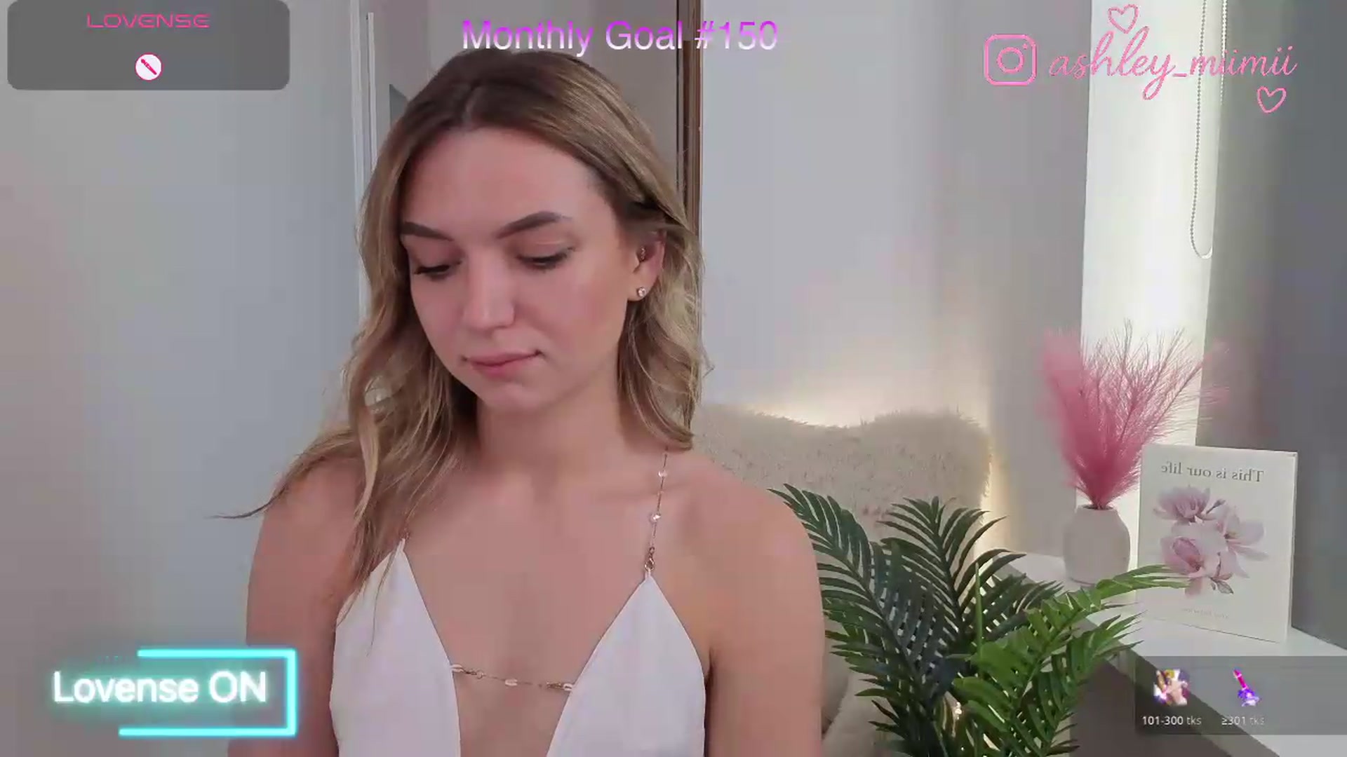 Gallery image thumbnail from AshleyMimi's myfreecams stream on, 08/15/2026, 13:29 image 9 of 20