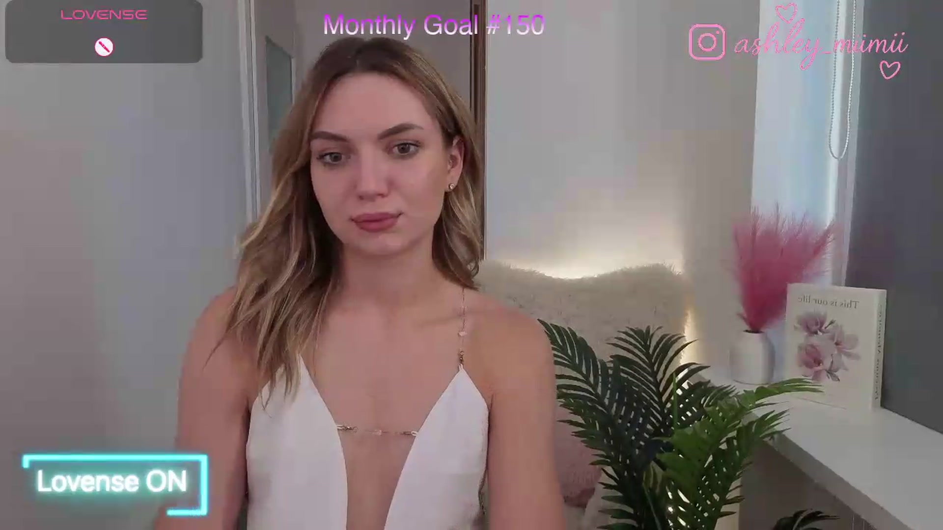 Gallery image thumbnail from AshleyMimi's myfreecams stream on, 08/15/2026, 16:41 image 6 of 20