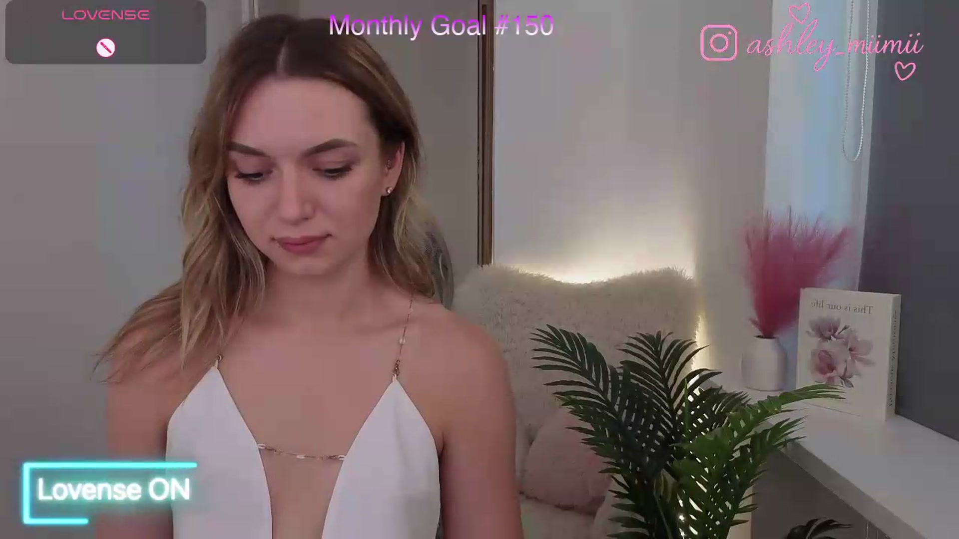 Gallery image thumbnail from AshleyMimi's myfreecams stream on, 08/15/2026, 17:06 image 16 of 20