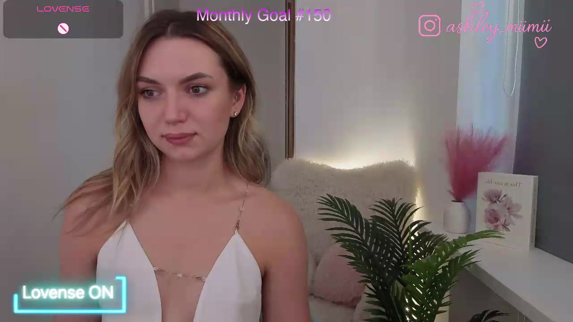 Gallery image thumbnail from AshleyMimi's myfreecams stream on, 08/15/2026, 17:06 image 17 of 20