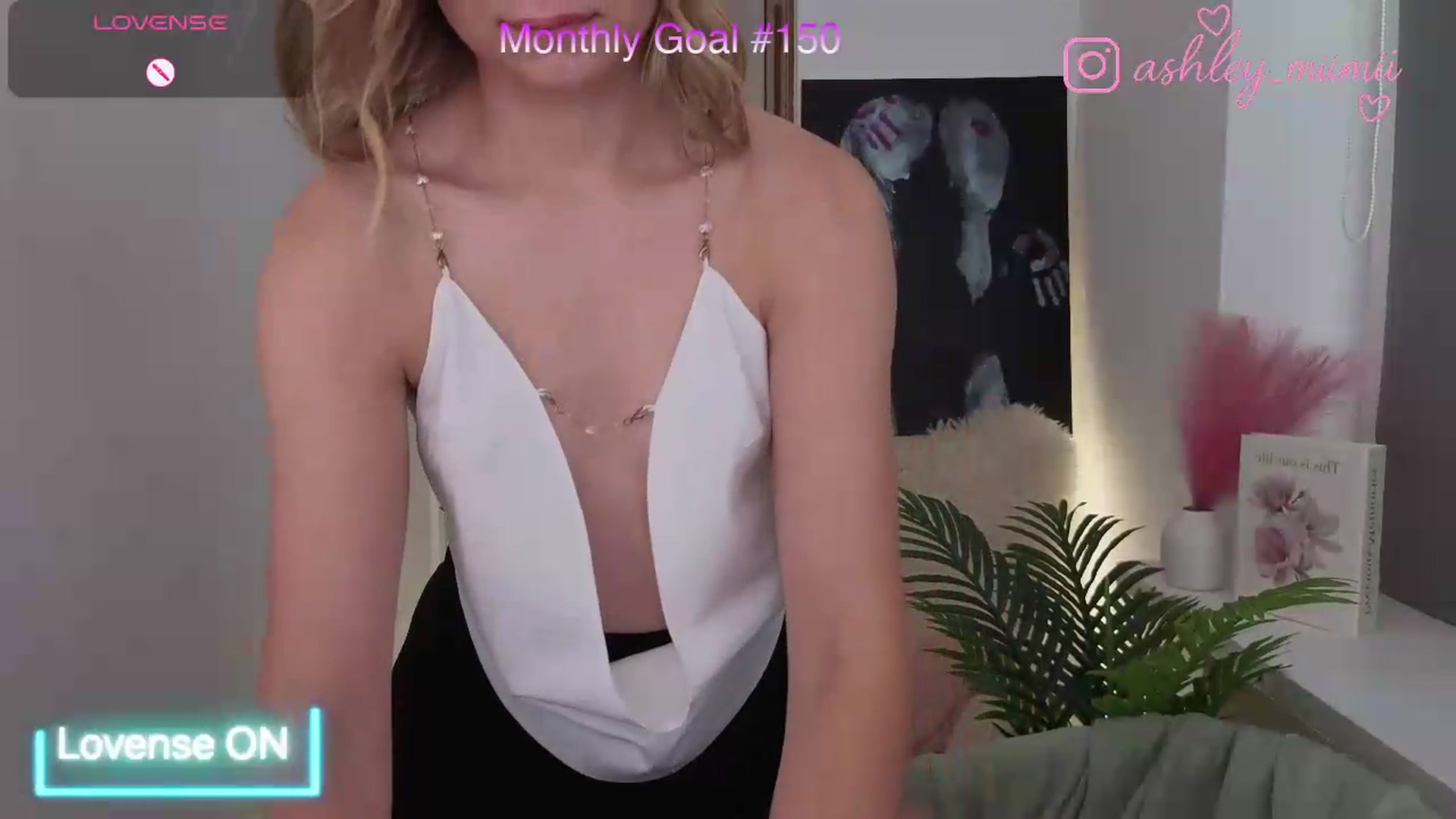 Gallery image thumbnail from AshleyMimi's myfreecams stream on, 08/19/2026, 12:57 image 18 of 20