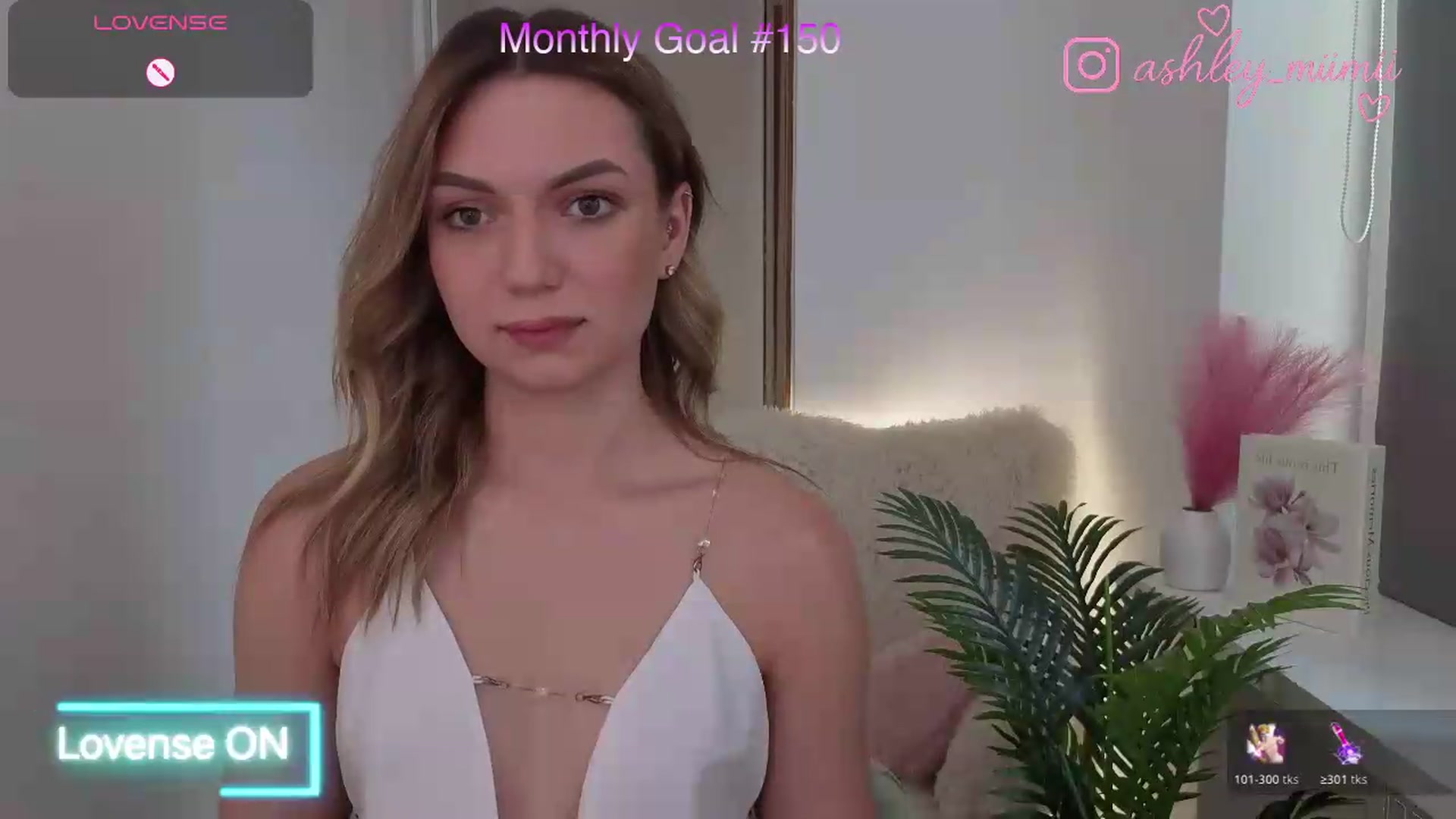 Gallery image thumbnail from AshleyMimi's myfreecams stream on, 08/19/2026, 12:57 image 12 of 20