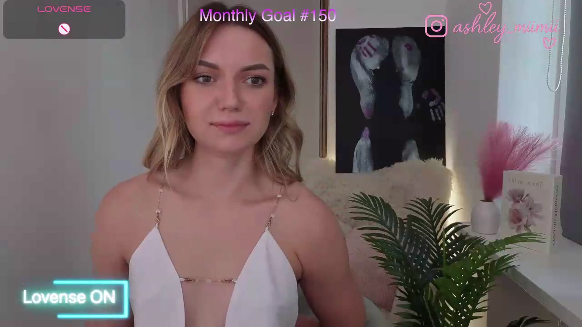 Gallery image thumbnail from AshleyMimi's myfreecams stream on, 08/19/2026, 15:10 image 18 of 20