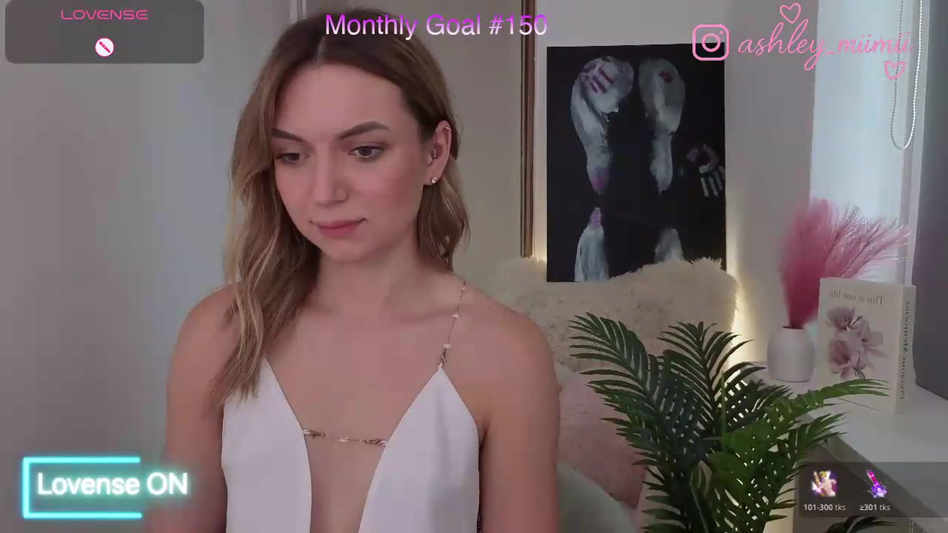Gallery image thumbnail from AshleyMimi's myfreecams stream on, 08/19/2026, 15:10 image 12 of 20