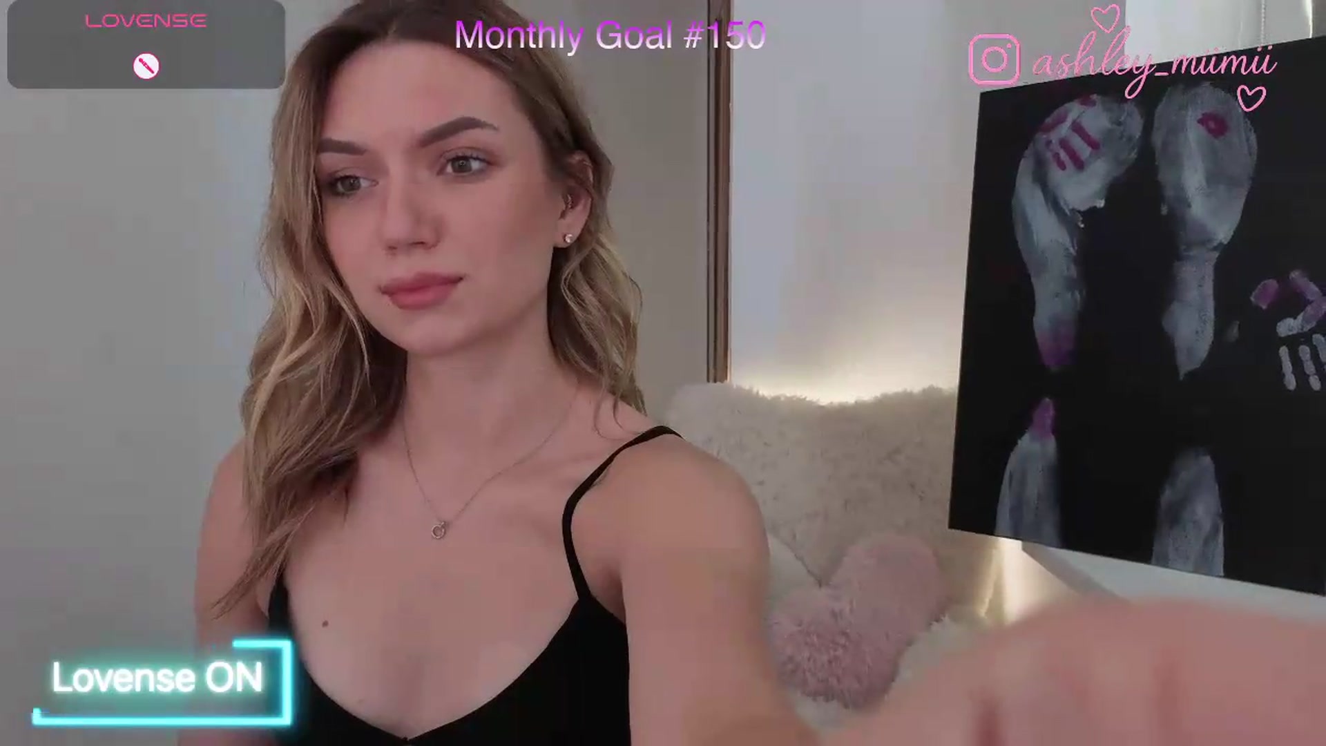 Gallery image thumbnail from AshleyMimi's myfreecams stream on, 08/20/2026, 13:22 image 3 of 20