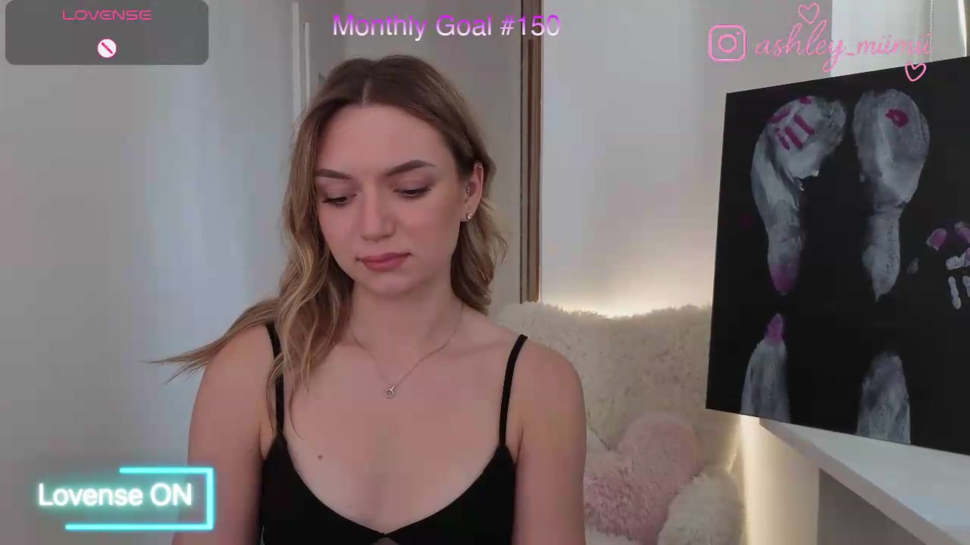 Gallery image thumbnail from AshleyMimi's myfreecams stream on, 08/20/2026, 13:22 image 4 of 20