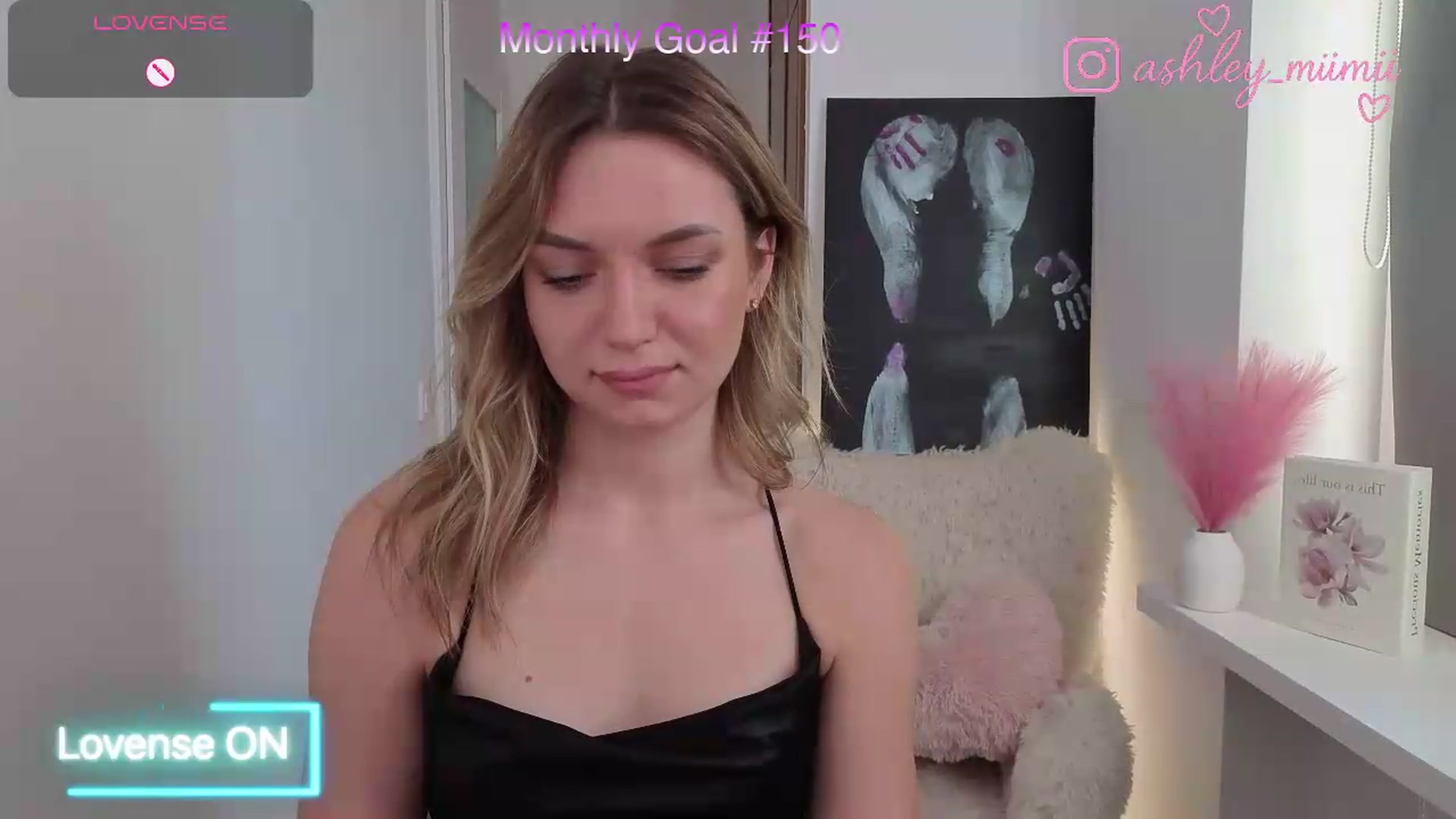 Gallery image thumbnail from AshleyMimi's myfreecams stream on, 08/21/2026, 15:10 image 10 of 20