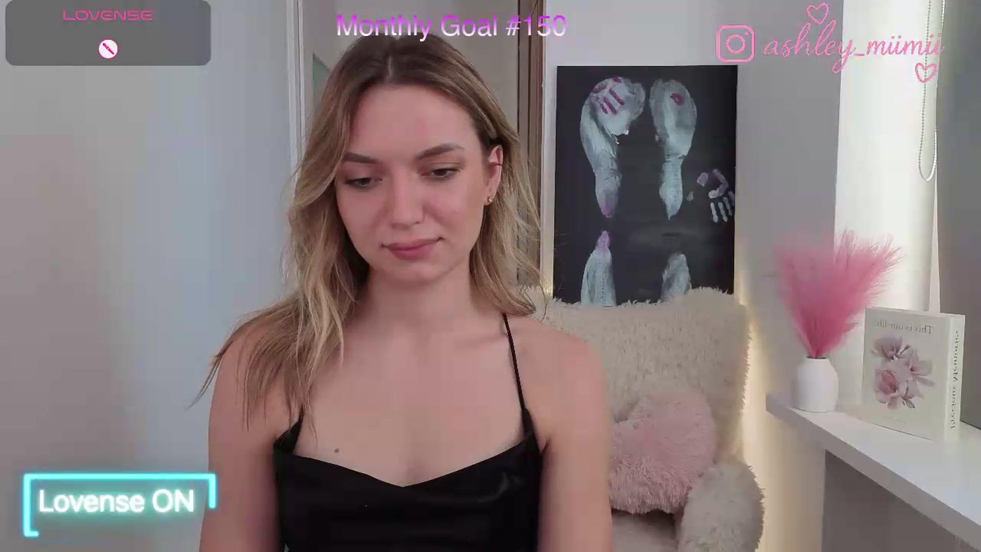 Gallery image thumbnail from AshleyMimi's myfreecams stream on, 08/21/2026, 15:10 image 9 of 20