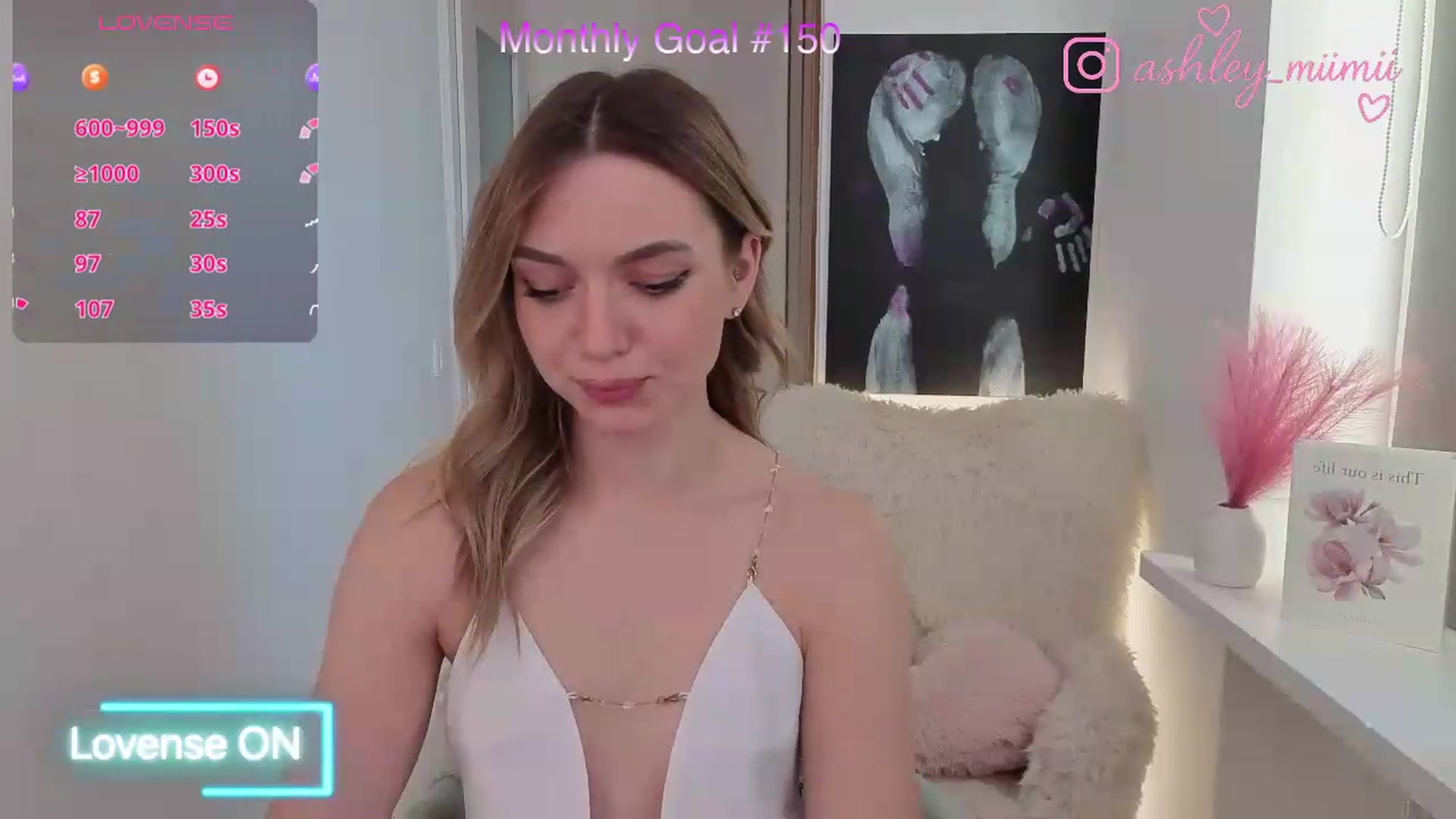 Gallery image thumbnail from AshleyMimi's myfreecams stream on, 09/09/2026, 14:05 image 4 of 20
