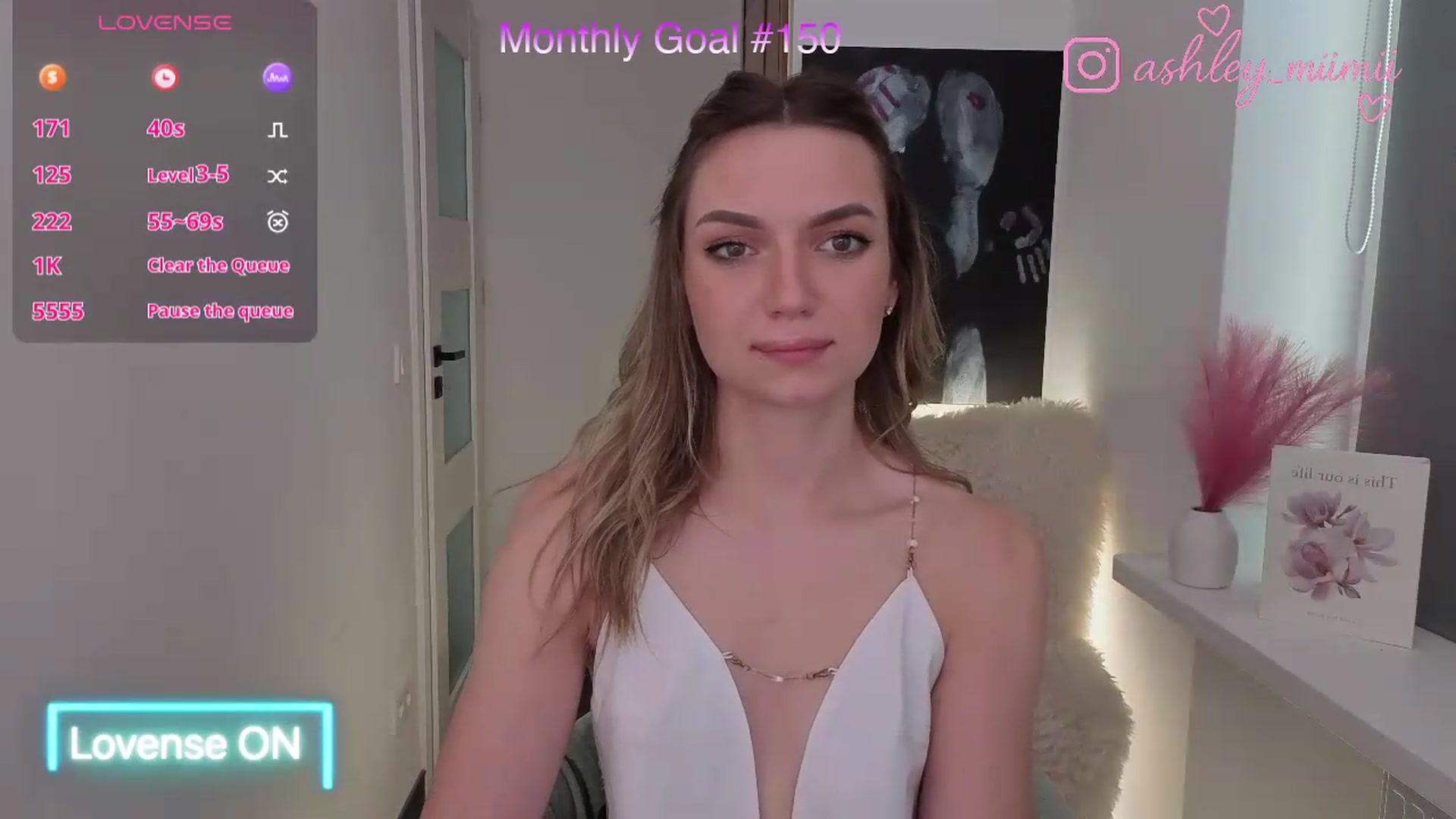 Gallery image thumbnail from AshleyMimi's myfreecams stream on, 09/09/2026, 14:05 image 16 of 20