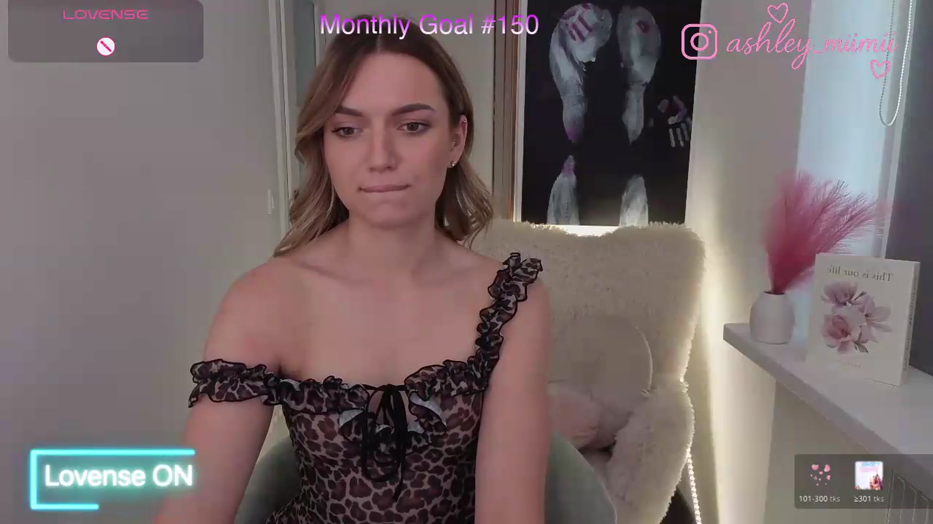 Gallery image thumbnail from AshleyMimi's myfreecams stream on, 09/10/2026, 15:02 image 10 of 20