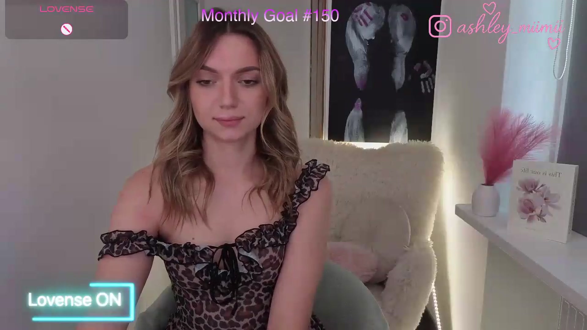 Gallery image thumbnail from AshleyMimi's myfreecams stream on, 09/10/2026, 15:02 image 7 of 20