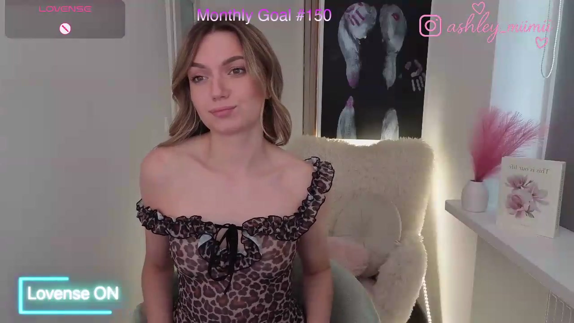 Gallery image thumbnail from AshleyMimi's myfreecams stream on, 09/10/2026, 15:02 image 9 of 20