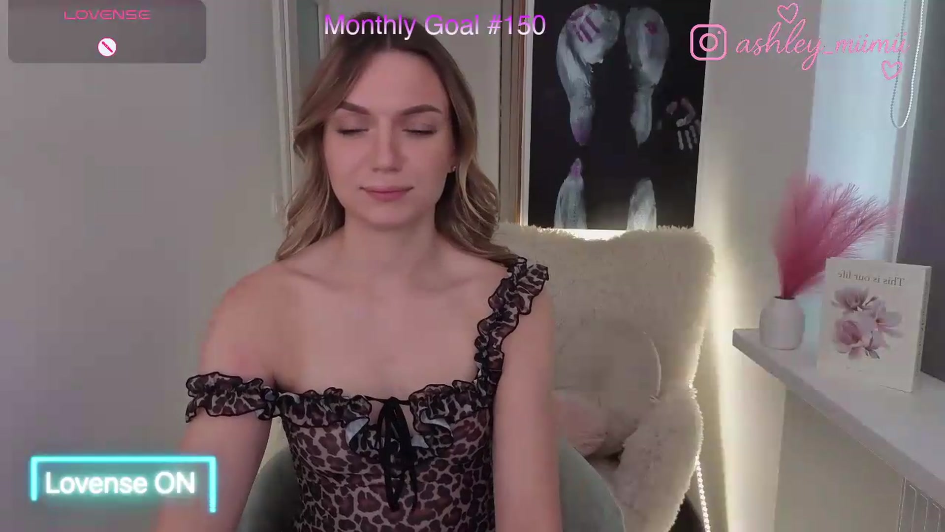Gallery image thumbnail from AshleyMimi's myfreecams stream on, 09/10/2026, 15:02 image 11 of 20