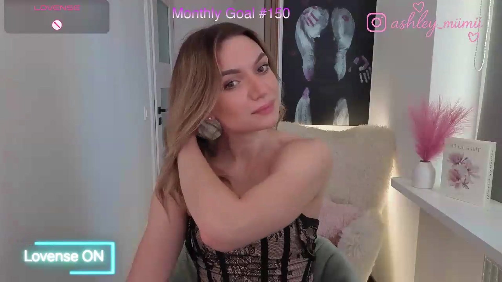 Gallery image thumbnail from AshleyMimi's myfreecams stream on, 09/12/2026, 13:24 image 10 of 20