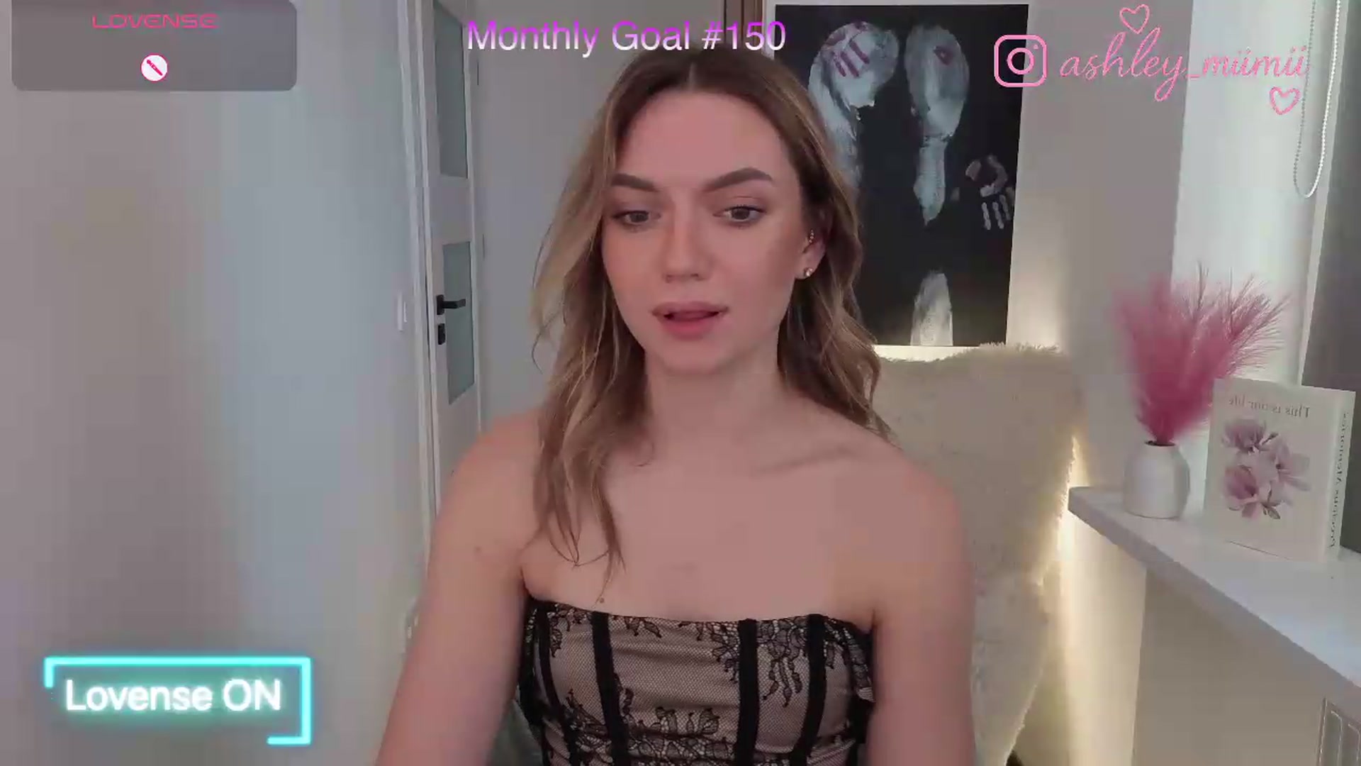 Gallery image thumbnail from AshleyMimi's myfreecams stream on, 09/12/2026, 13:24 image 17 of 20