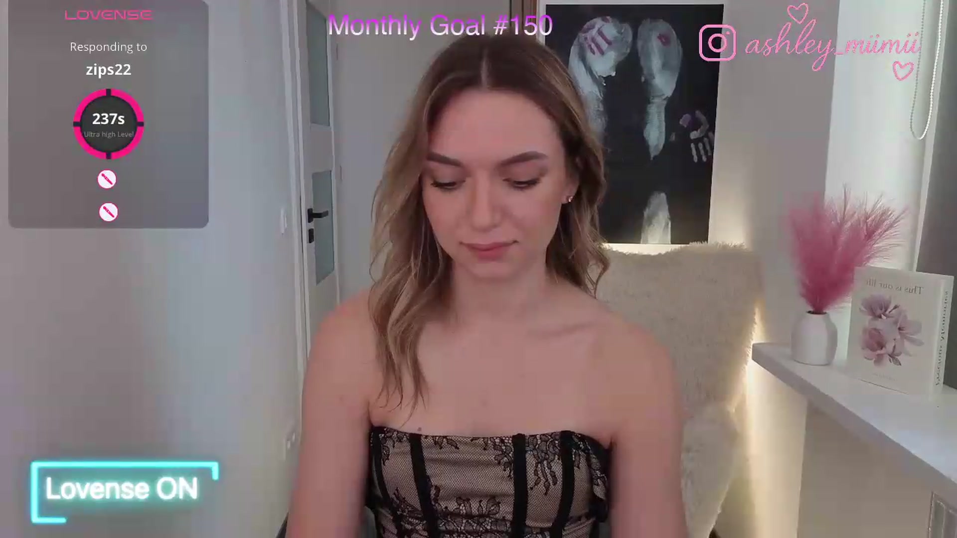 Gallery image thumbnail from AshleyMimi's myfreecams stream on, 09/12/2026, 13:24 image 18 of 20