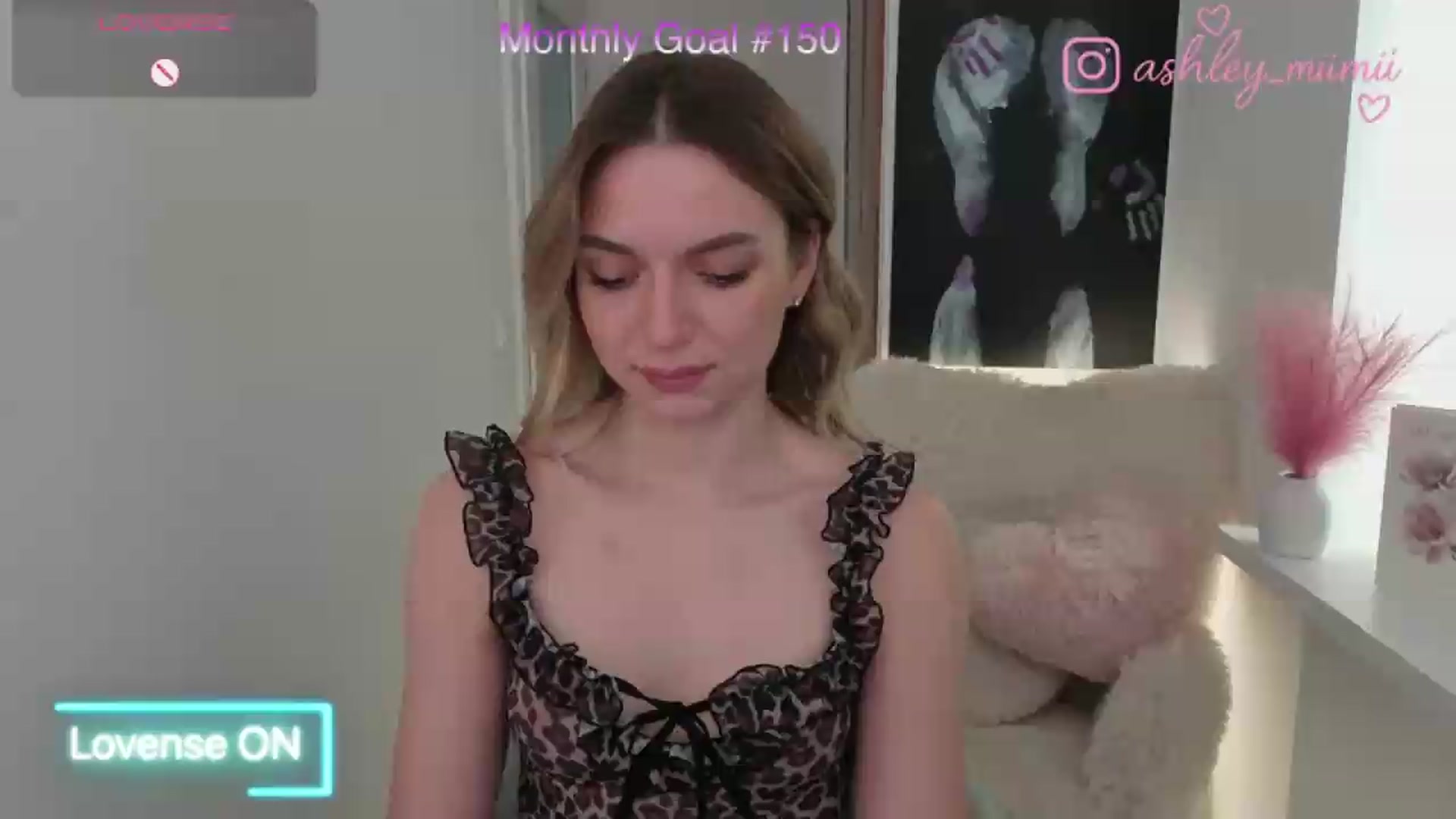 Gallery image thumbnail from AshleyMimi's myfreecams stream on, 09/16/2026, 13:05 image 16 of 20