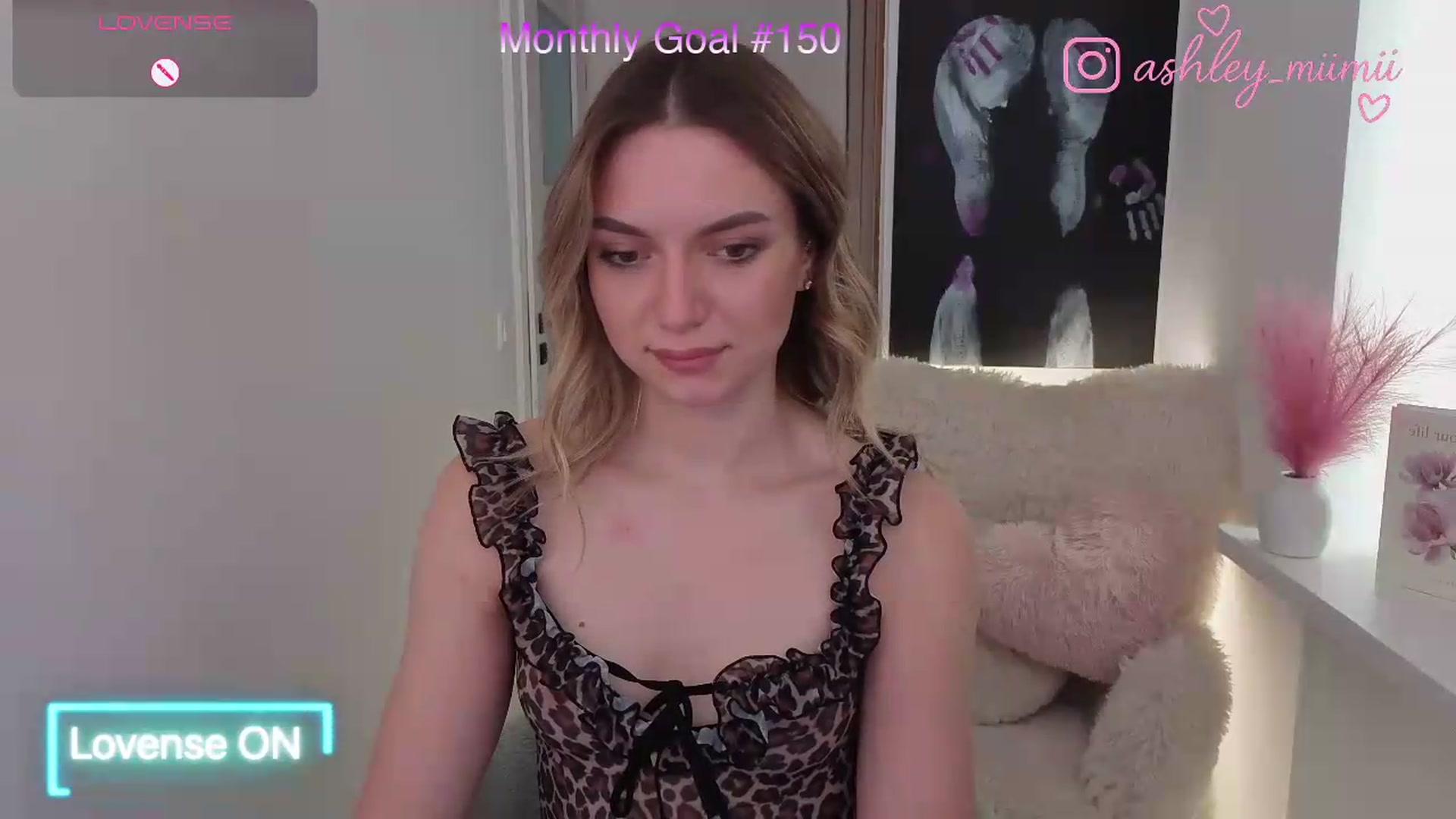 Gallery image thumbnail from AshleyMimi's myfreecams stream on, 09/16/2026, 13:05 image 12 of 20