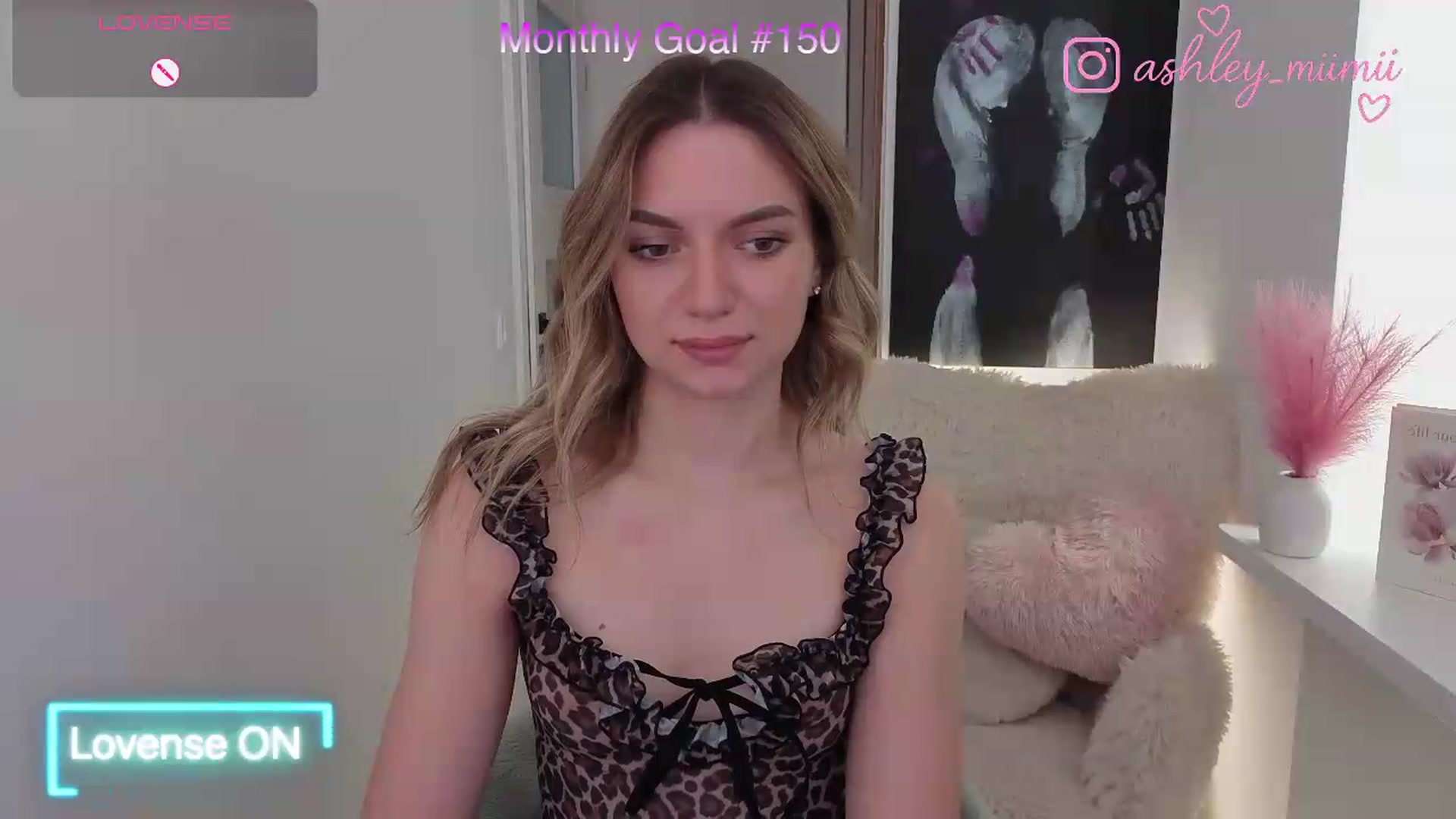Gallery image thumbnail from AshleyMimi's myfreecams stream on, 09/16/2026, 13:05 image 5 of 20