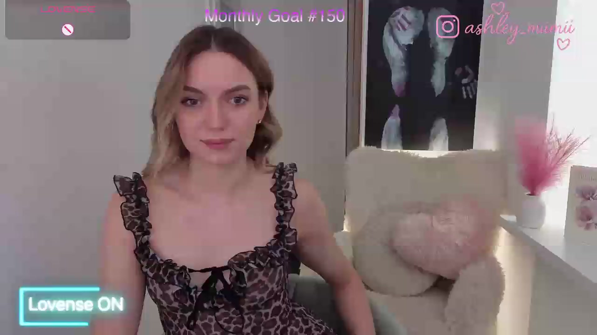 Gallery image thumbnail from AshleyMimi's myfreecams stream on, 09/16/2026, 13:05 image 10 of 20
