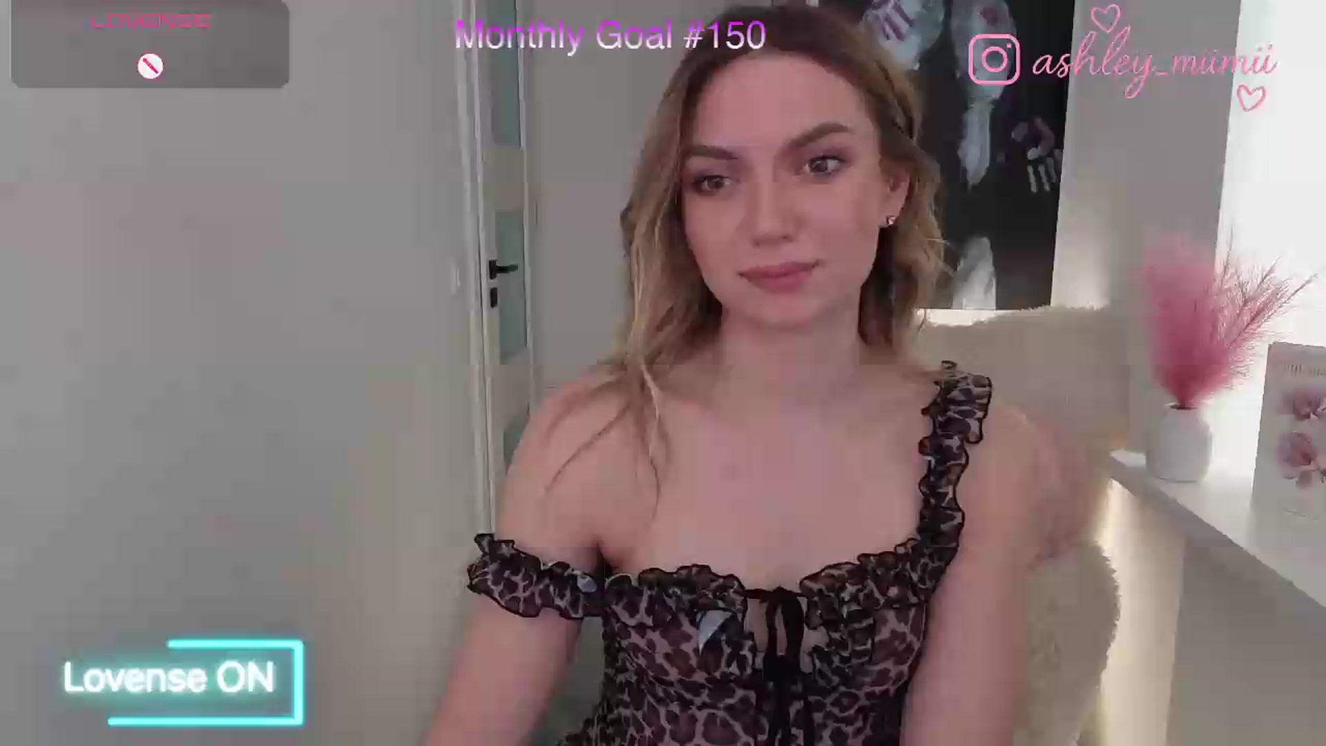 Gallery image thumbnail from AshleyMimi's myfreecams stream on, 09/16/2026, 15:32 image 1 of 20
