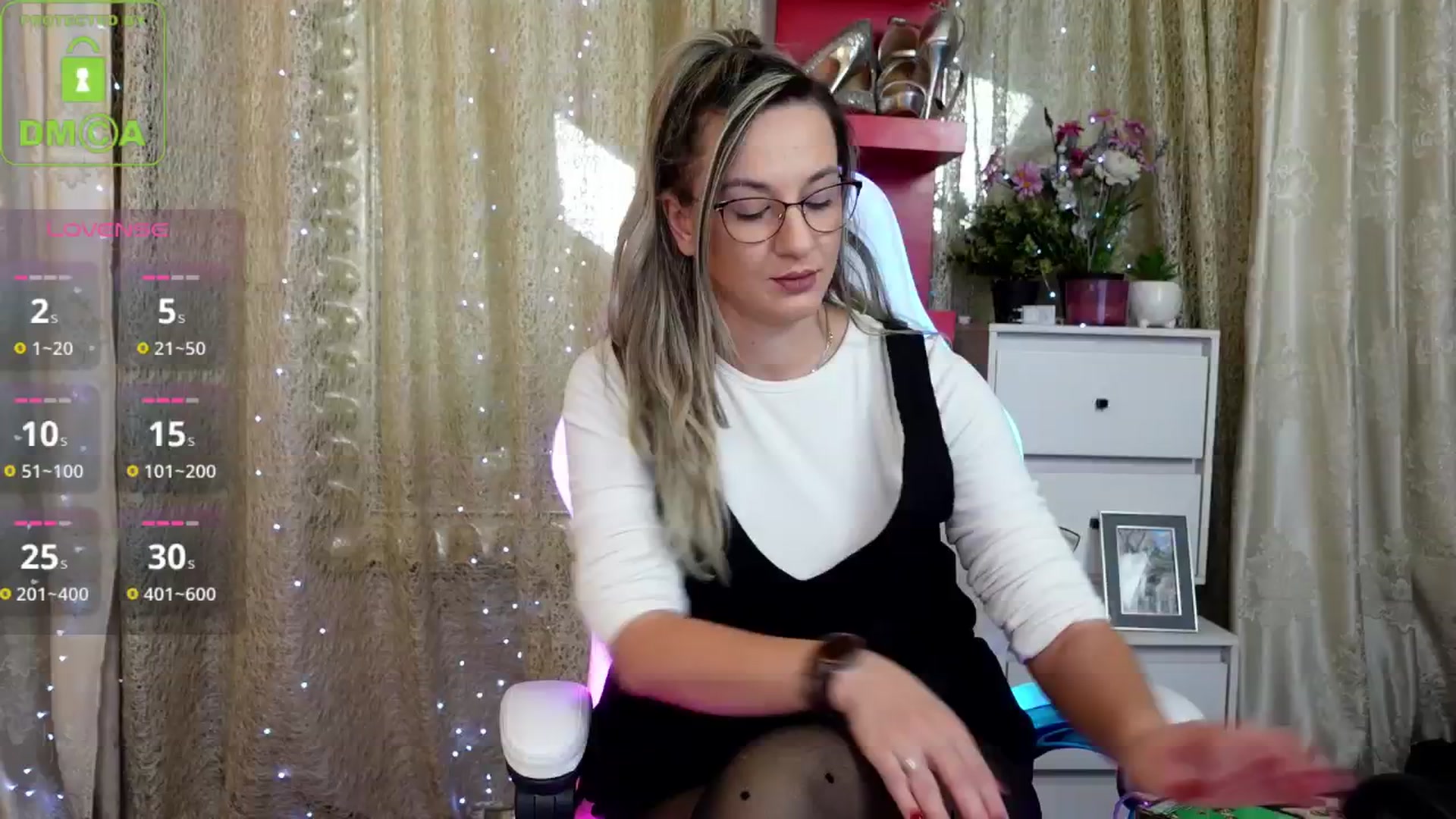 Gallery image thumbnail from AshleyVasquez's myfreecams stream on, 10/16/2025, 13:18 image 6 of 20