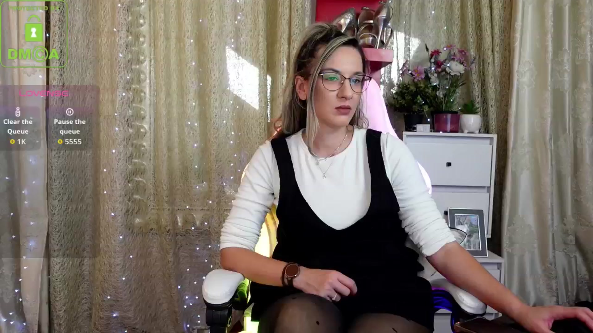 Gallery image thumbnail from AshleyVasquez's myfreecams stream on, 10/16/2025, 13:18 image 19 of 20