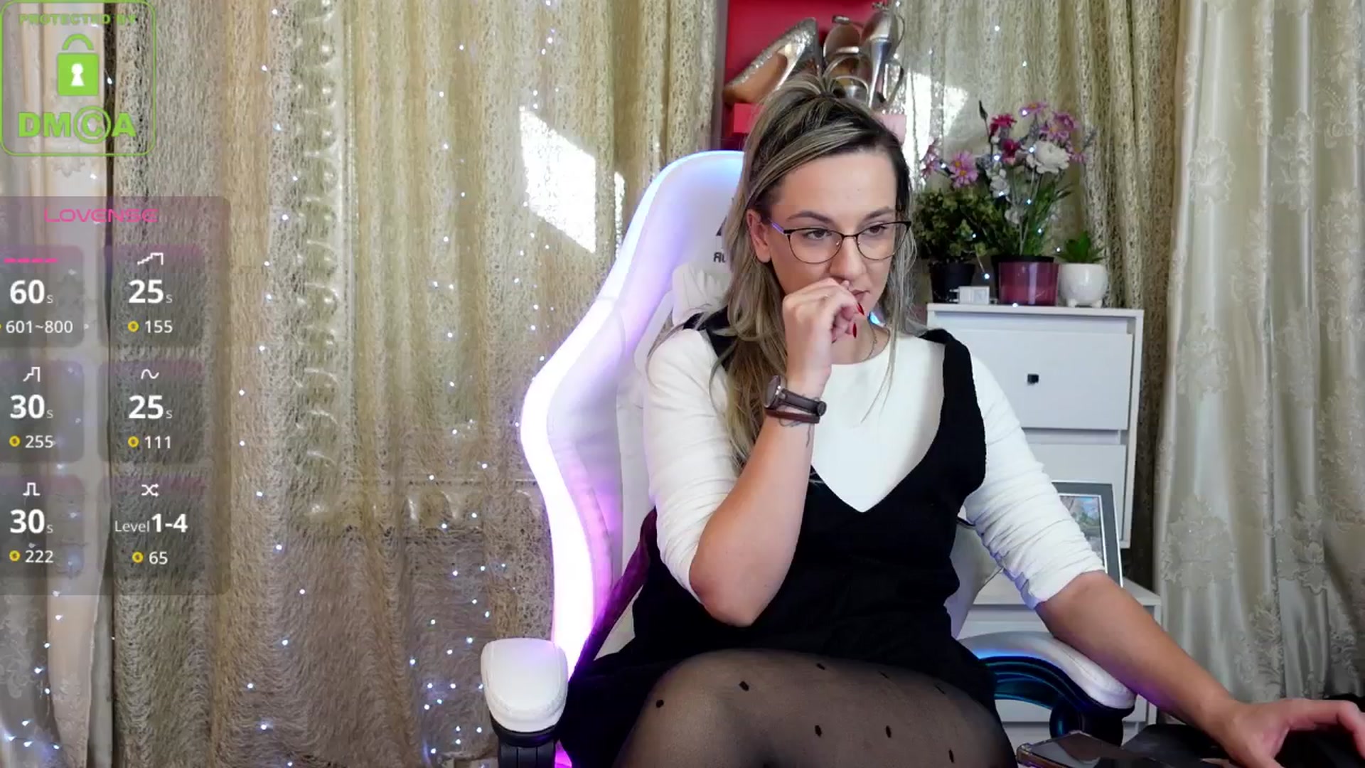 Gallery image thumbnail from AshleyVasquez's myfreecams stream on, 10/16/2025, 13:18 image 11 of 20