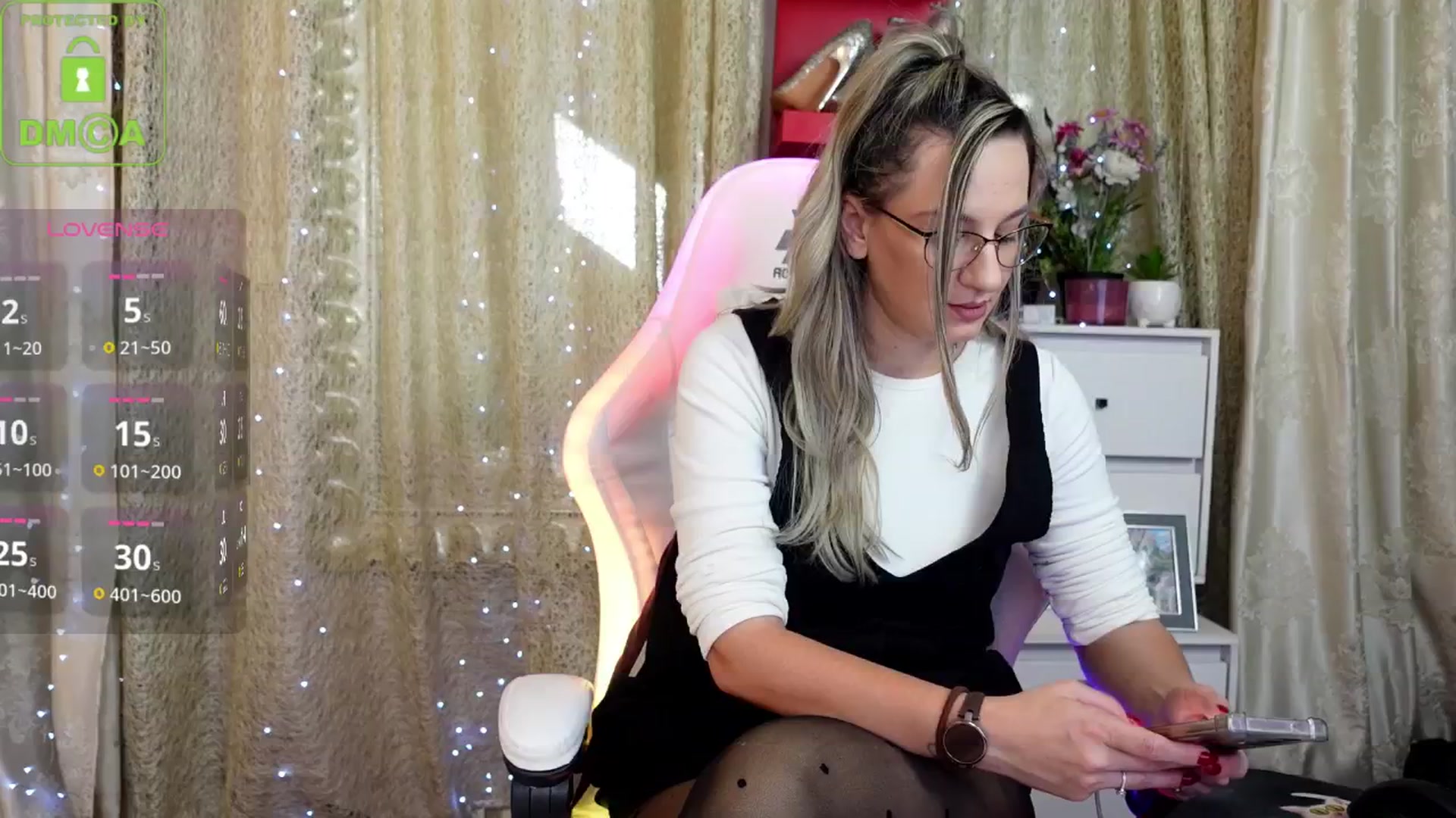 Gallery image thumbnail from AshleyVasquez's myfreecams stream on, 10/16/2025, 13:18 image 5 of 20