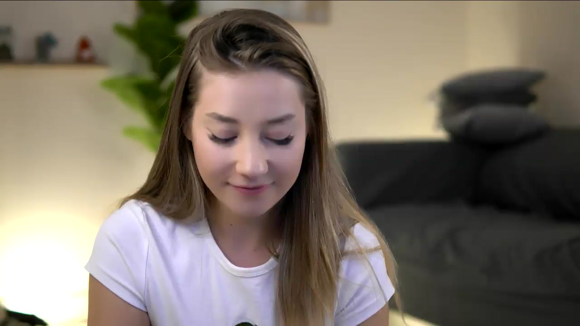 Gallery image thumbnail from AshleyVox's myfreecams stream on, 08/15/2026, 08:40 image 18 of 20