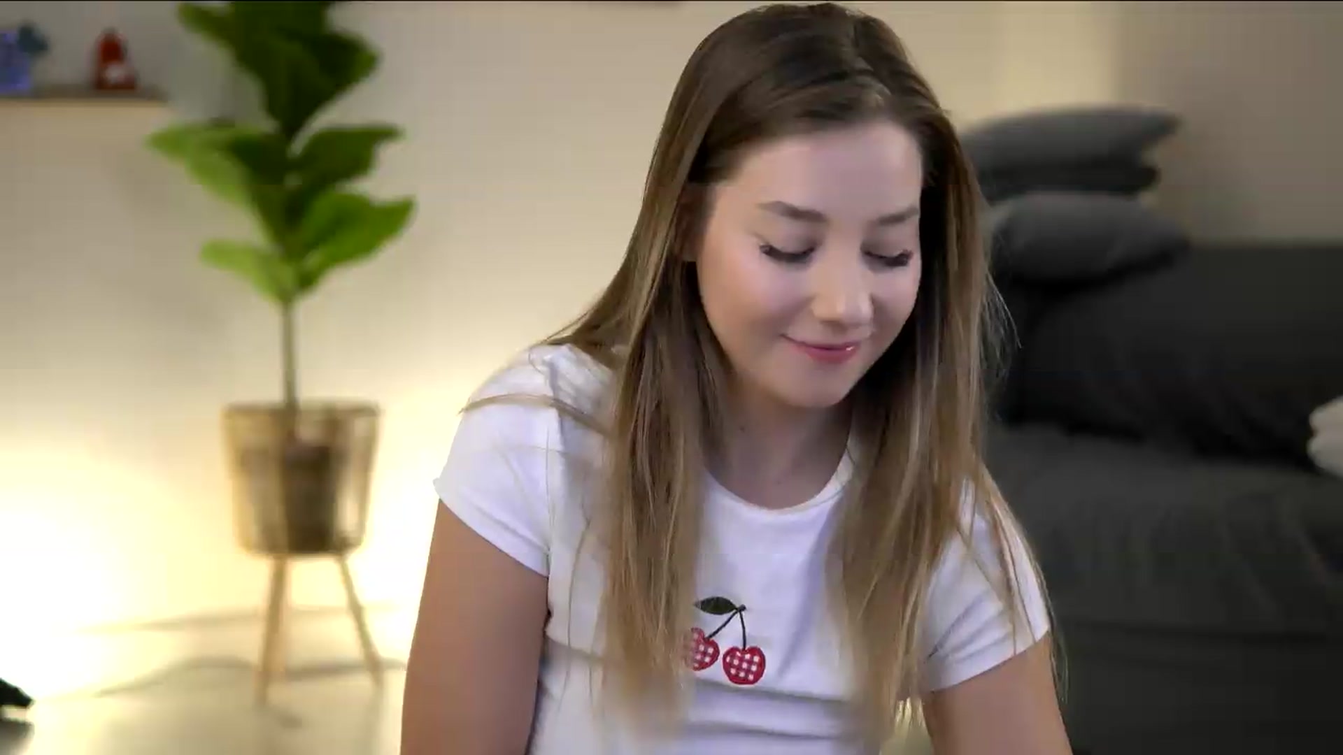 Gallery image thumbnail from AshleyVox's myfreecams stream on, 08/15/2026, 08:40 image 10 of 20