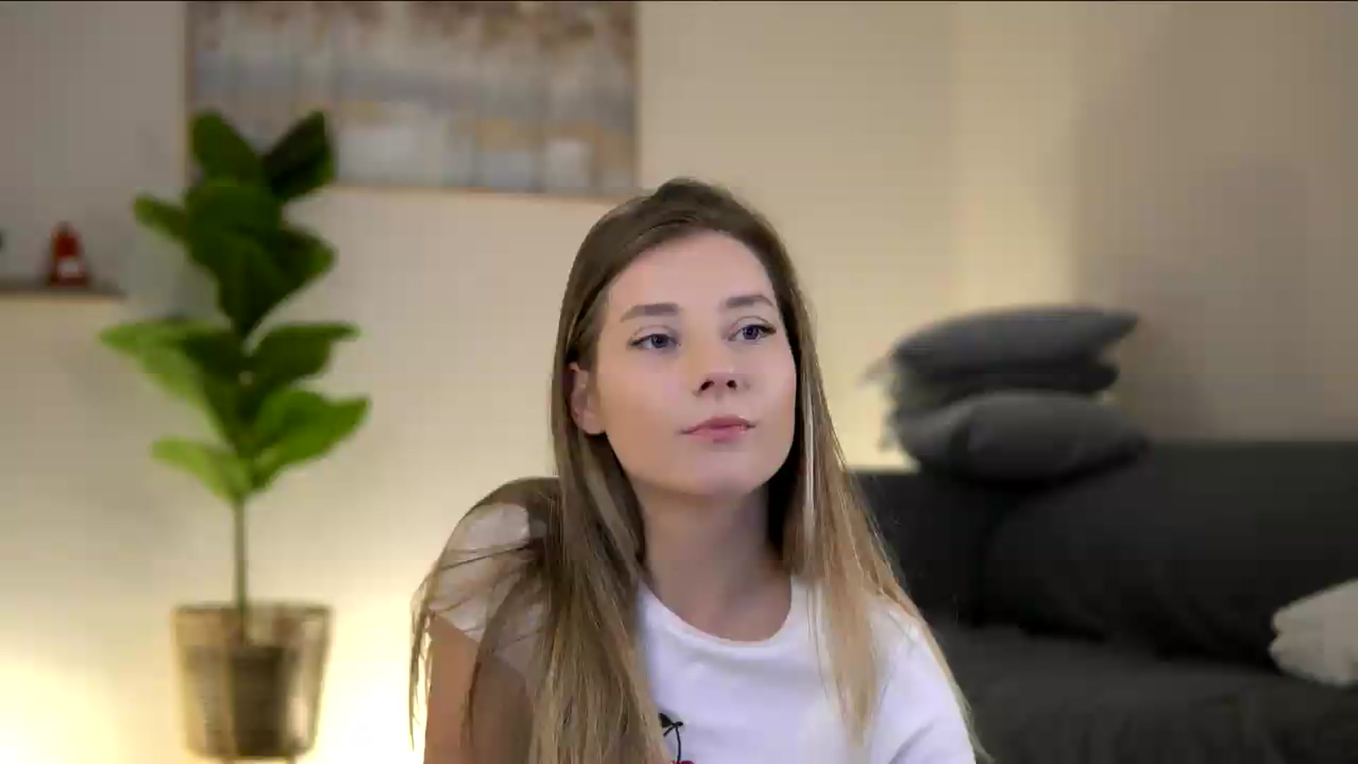 Gallery image thumbnail from AshleyVox's myfreecams stream on, 08/15/2026, 08:40 image 8 of 20