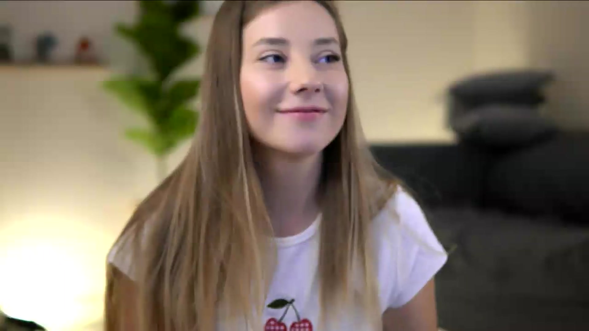 Gallery image thumbnail from AshleyVox's myfreecams stream on, 08/15/2026, 08:40 image 17 of 20