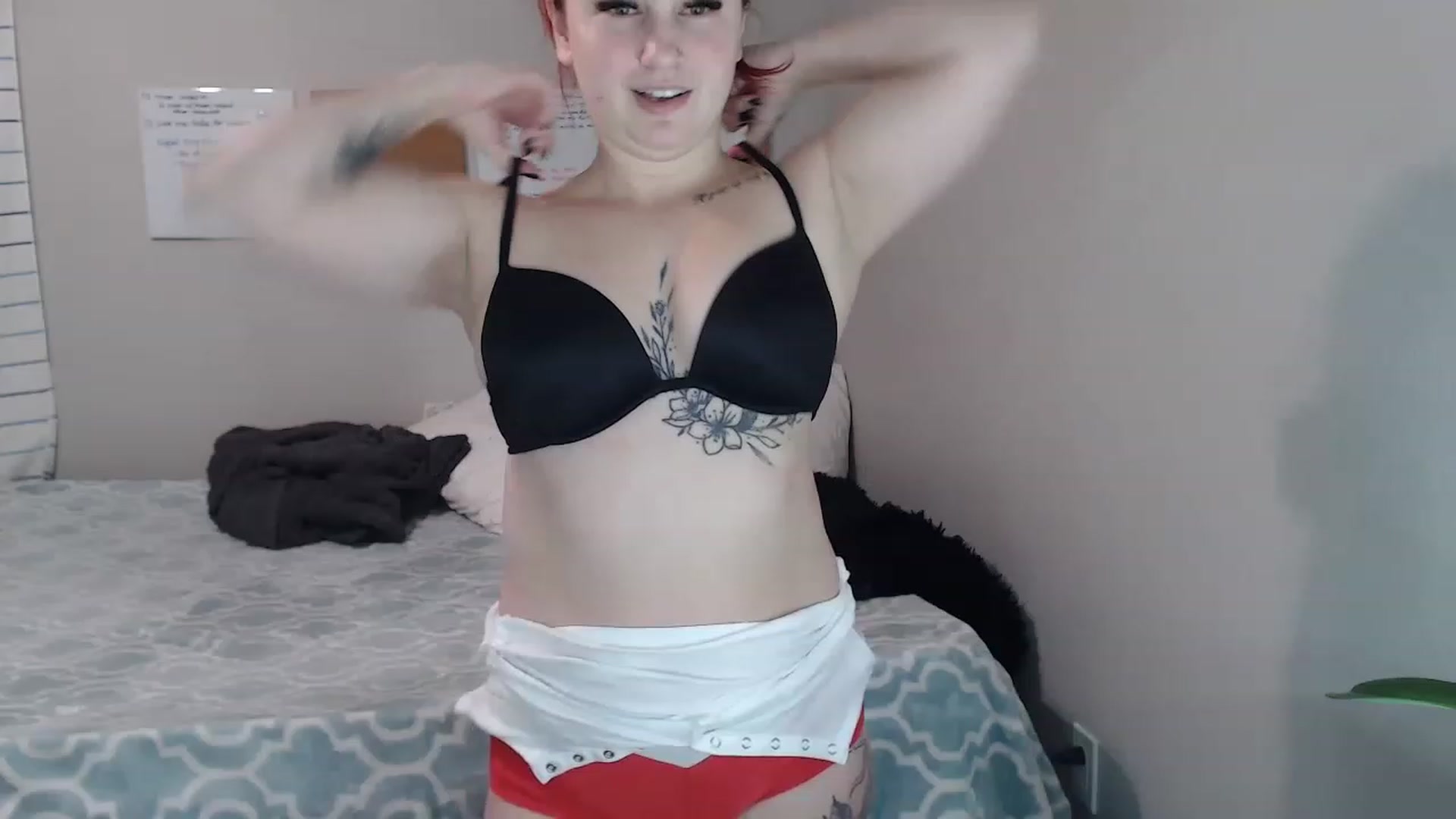 Gallery image thumbnail from Ashley_Clarke's myfreecams stream on, 11/15/2022, 05:10 image 19 of 20